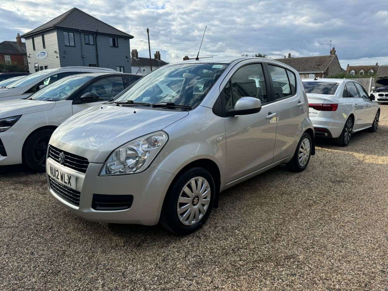 A 2012 SUZUKI SPLASH 1.0 12V SZ2 MPV 5dr Petrol Manual Euro 5 (68 ps) 4 New Tyres A 2012 SUZUKI SPLASH 1.0 12V SZ2 MPV 5dr Petrol Manual Euro 5 (68 ps) 4 New Tyres