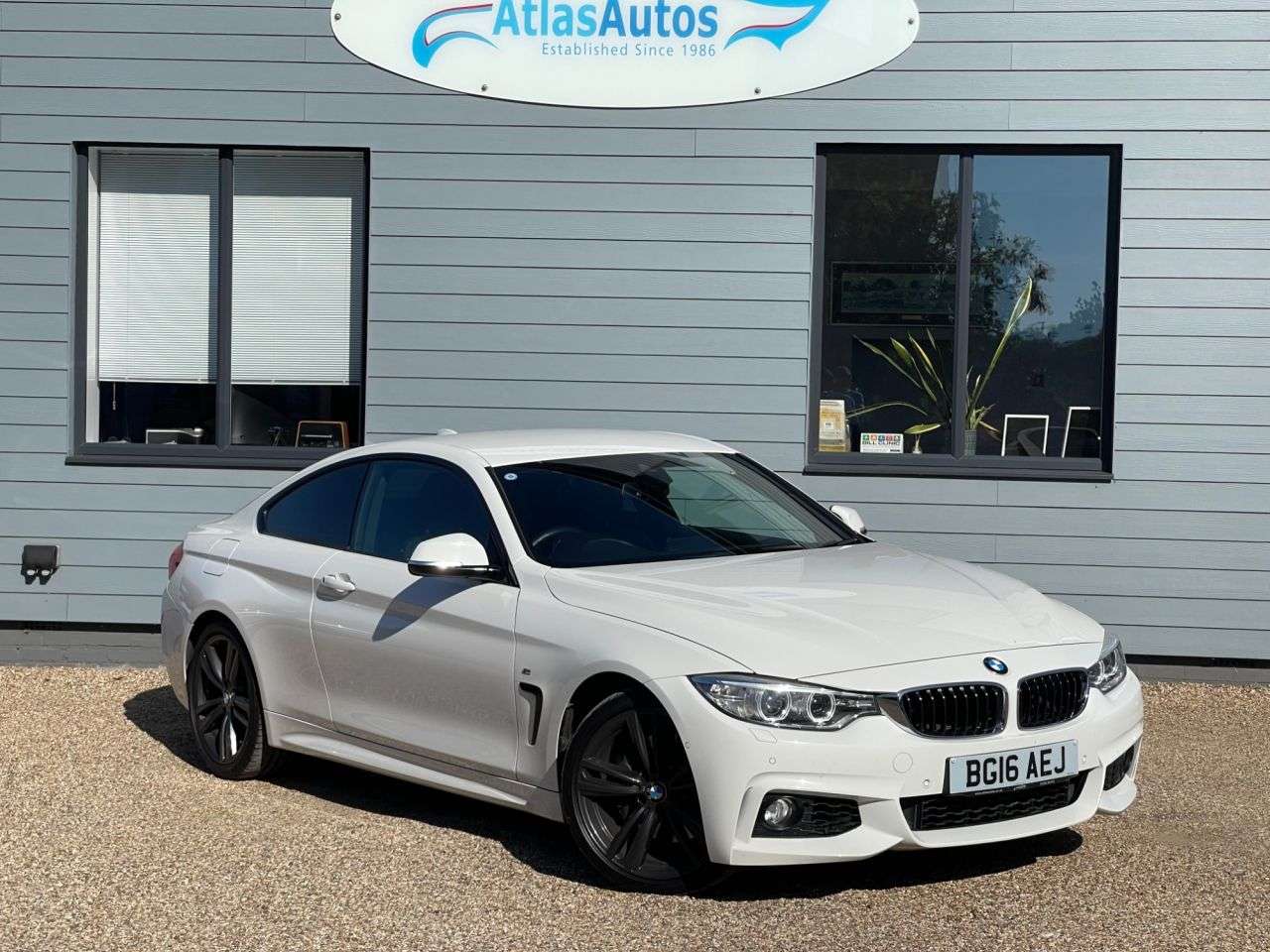 A 2016 BMW 4 SERIES 3.0 440i M Sport Coupe 2dr Petrol Auto Euro 6 (s/s) (326 ps) REAR CAMERA, F A 2016 BMW 4 SERIES 3.0 440i M Sport Coupe 2dr Petrol Auto Euro 6 (s/s) (326 ps) REAR CAMERA, F