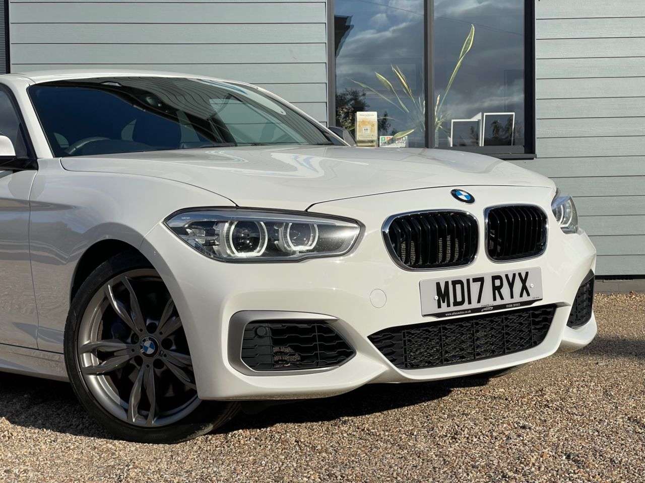 2017 BMW 1 SERIES 2017 BMW 1 SERIES