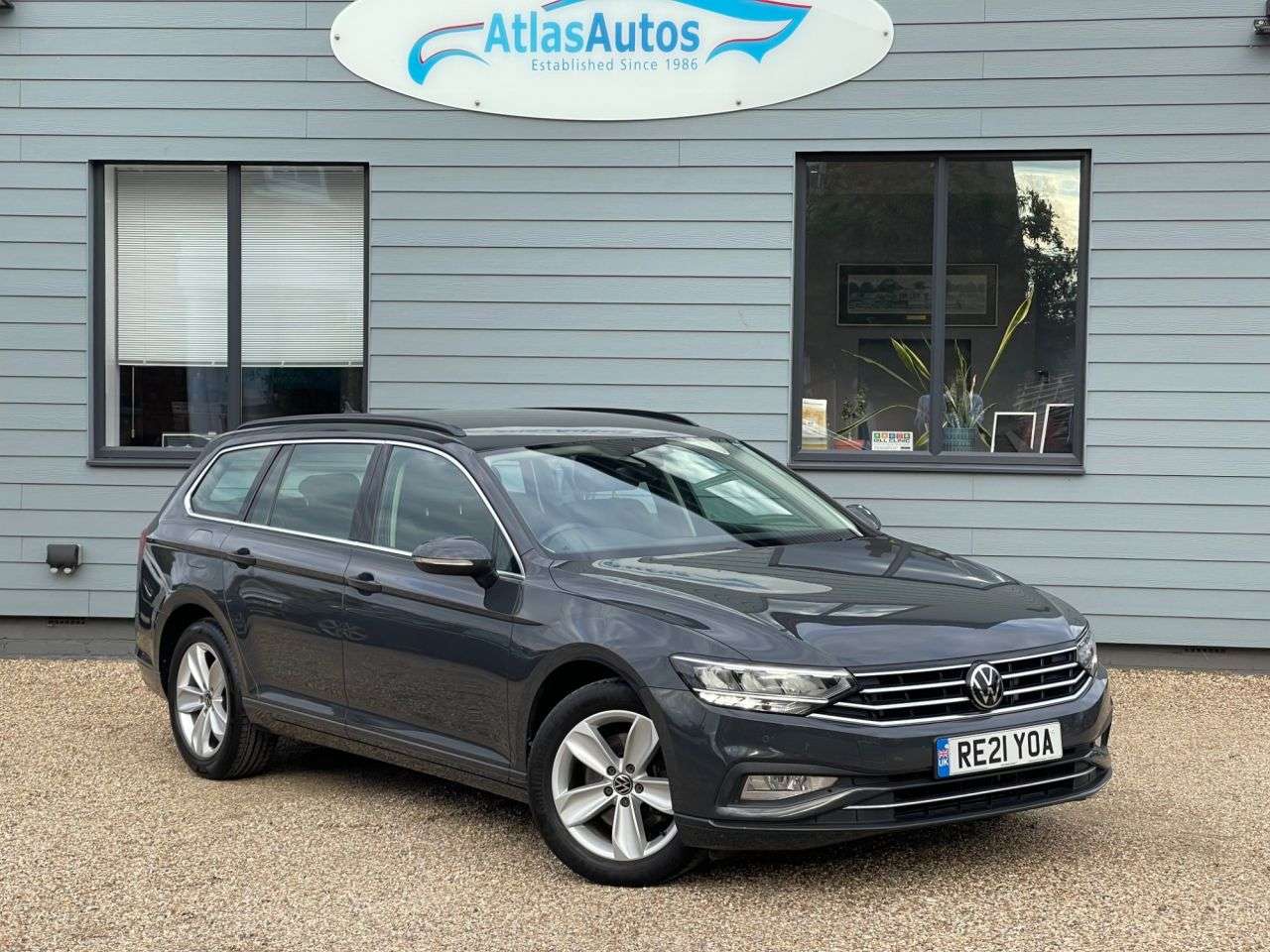 A 2021 VOLKSWAGEN PASSAT 1.5 TSI EVO SE Nav Estate 5dr Petrol DSG Euro 6 (s/s) (150 ps) A 2021 VOLKSWAGEN PASSAT 1.5 TSI EVO SE Nav Estate 5dr Petrol DSG Euro 6 (s/s) (150 ps)