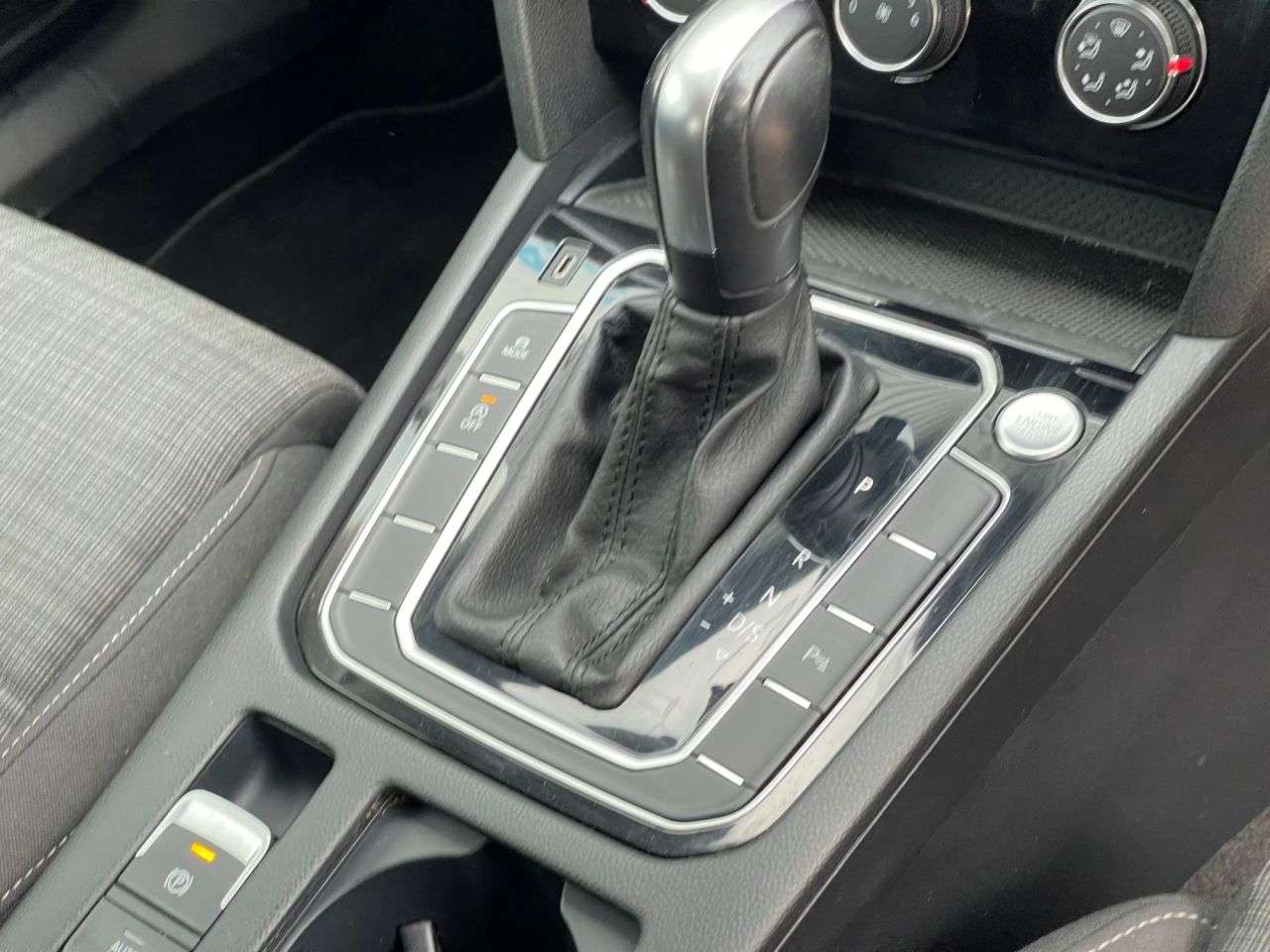 A 2021 VOLKSWAGEN PASSAT 1.5 TSI EVO SE Nav Estate 5dr Petrol DSG Euro 6 (s/s) (150 ps) A 2021 VOLKSWAGEN PASSAT 1.5 TSI EVO SE Nav Estate 5dr Petrol DSG Euro 6 (s/s) (150 ps)
