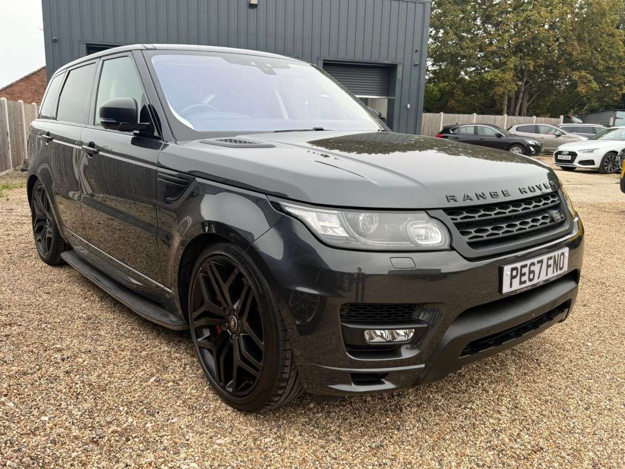 A 2017 LAND ROVER RANGE ROVER SPORT 3.0 SD V6 Autobiography Dynamic SUV 5dr Diesel Auto 4WD Euro 6 (s/s) (306 p A 2017 LAND ROVER RANGE ROVER SPORT 3.0 SD V6 Autobiography Dynamic SUV 5dr Diesel Auto 4WD Euro 6 (s/s) (306 p
