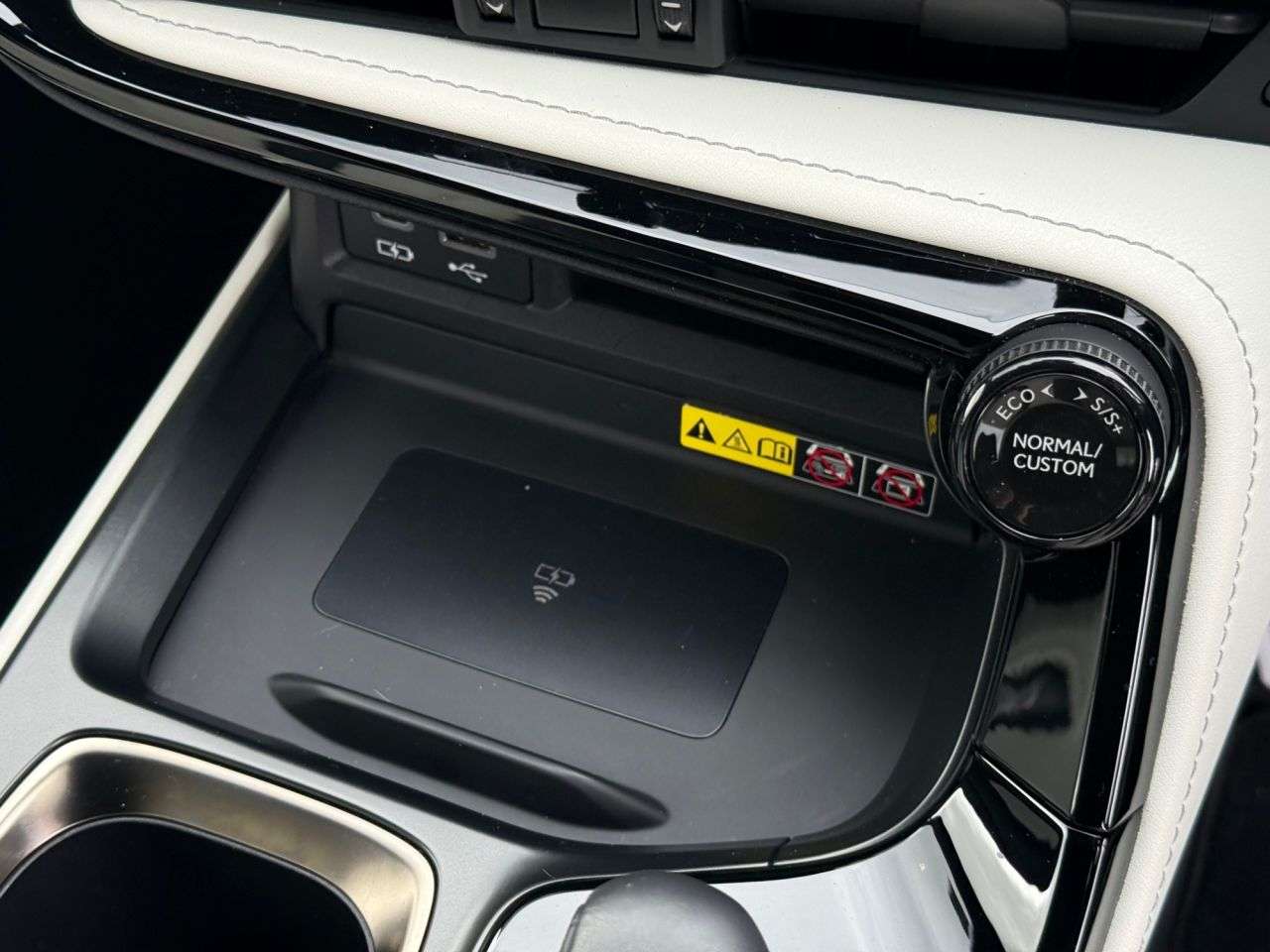 A 2023 LEXUS NX 2.5 450h+ 18.1kWh F Sport SUV 5dr Petrol Plug-in Hybrid E-CVT 4WD Euro 6 (s A 2023 LEXUS NX 2.5 450h+ 18.1kWh F Sport SUV 5dr Petrol Plug-in Hybrid E-CVT 4WD Euro 6 (s