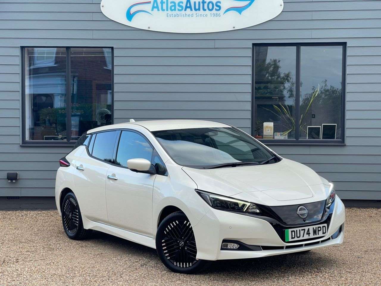 A 2024 NISSAN LEAF 39kWh Tekna Hatchback 5dr Electric Auto (150 ps) A 2024 NISSAN LEAF 39kWh Tekna Hatchback 5dr Electric Auto (150 ps)