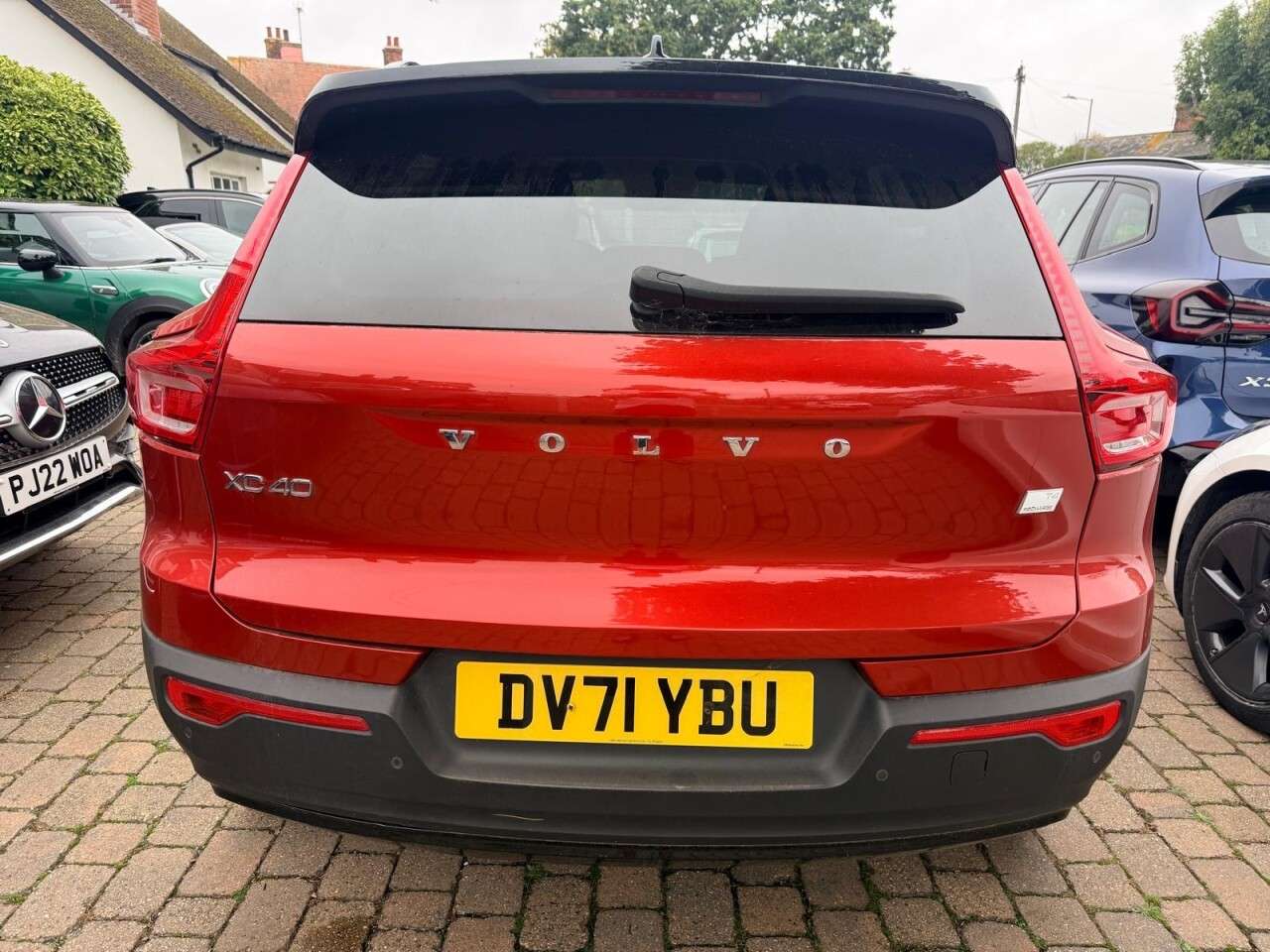 2021 VOLVO XC40 2021 VOLVO XC40