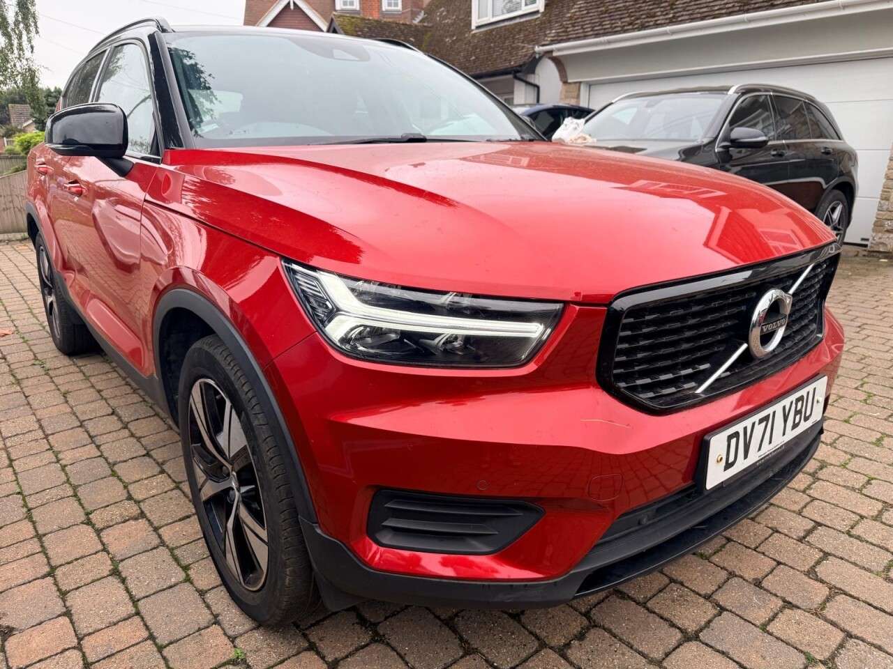 A 2021 VOLVO XC40 1.5h T4 Recharge 10.7kWh Plus SUV 5dr Petrol Plug-in Hybrid Auto Euro 6 (s/ A 2021 VOLVO XC40 1.5h T4 Recharge 10.7kWh Plus SUV 5dr Petrol Plug-in Hybrid Auto Euro 6 (s/