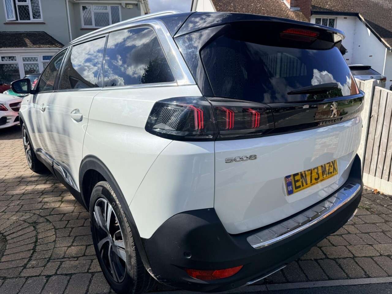 2024 PEUGEOT 5008 2024 PEUGEOT 5008