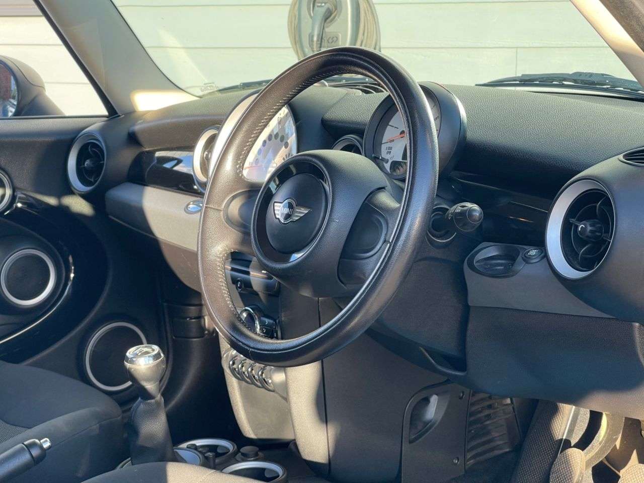 A 2011 MINI HATCH 1.6 One Pimlico Hatchback 3dr Petrol Manual Euro 5 (98 ps) A 2011 MINI HATCH 1.6 One Pimlico Hatchback 3dr Petrol Manual Euro 5 (98 ps)