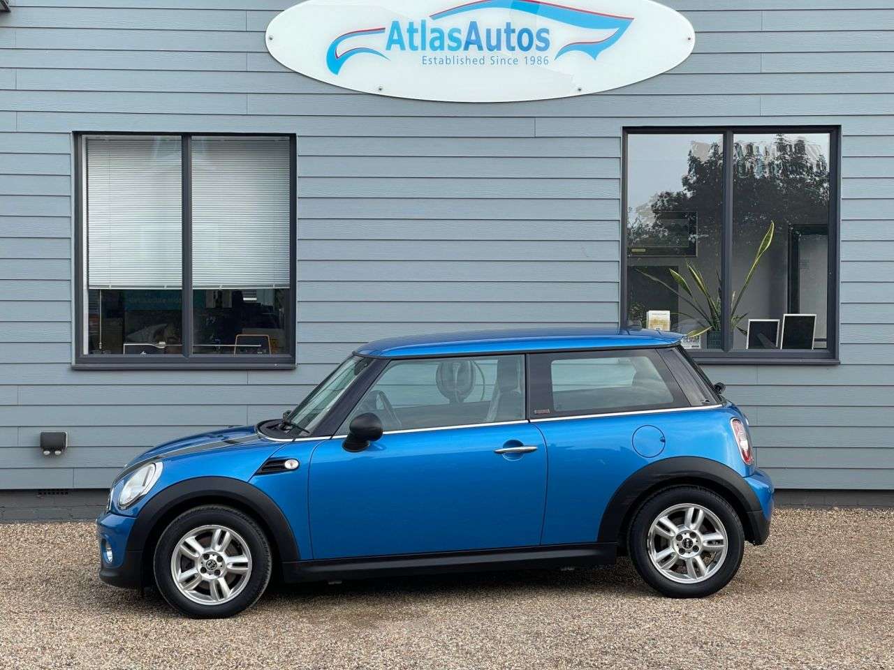 A 2011 MINI HATCH 1.6 One Pimlico Hatchback 3dr Petrol Manual Euro 5 (98 ps) A 2011 MINI HATCH 1.6 One Pimlico Hatchback 3dr Petrol Manual Euro 5 (98 ps)