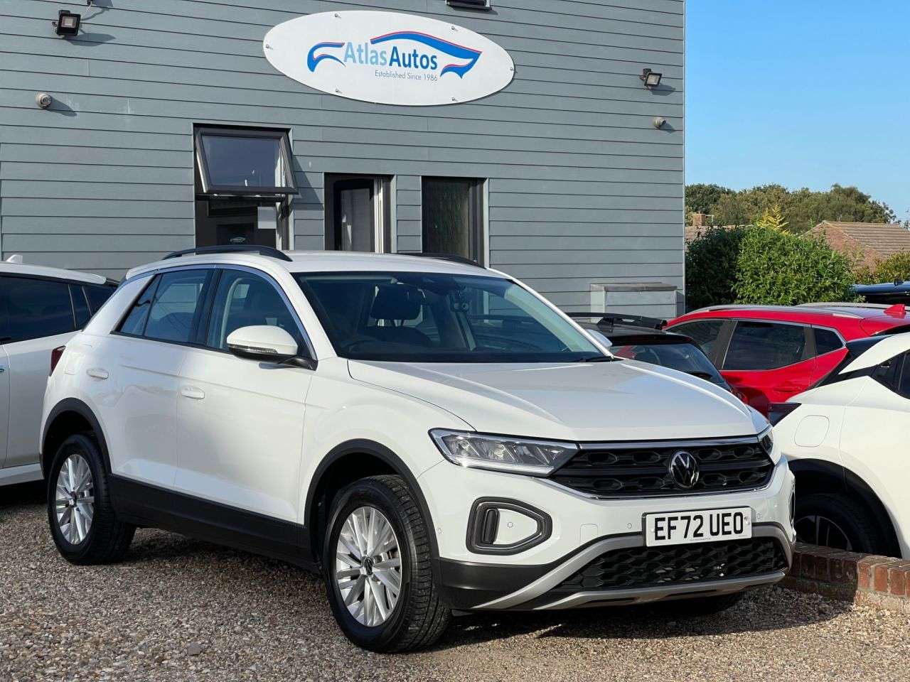 A 2022 VOLKSWAGEN T-ROC 1.5 TSI Life SUV 5dr Petrol Manual Euro 6 (s/s) (150 ps) A 2022 VOLKSWAGEN T-ROC 1.5 TSI Life SUV 5dr Petrol Manual Euro 6 (s/s) (150 ps)