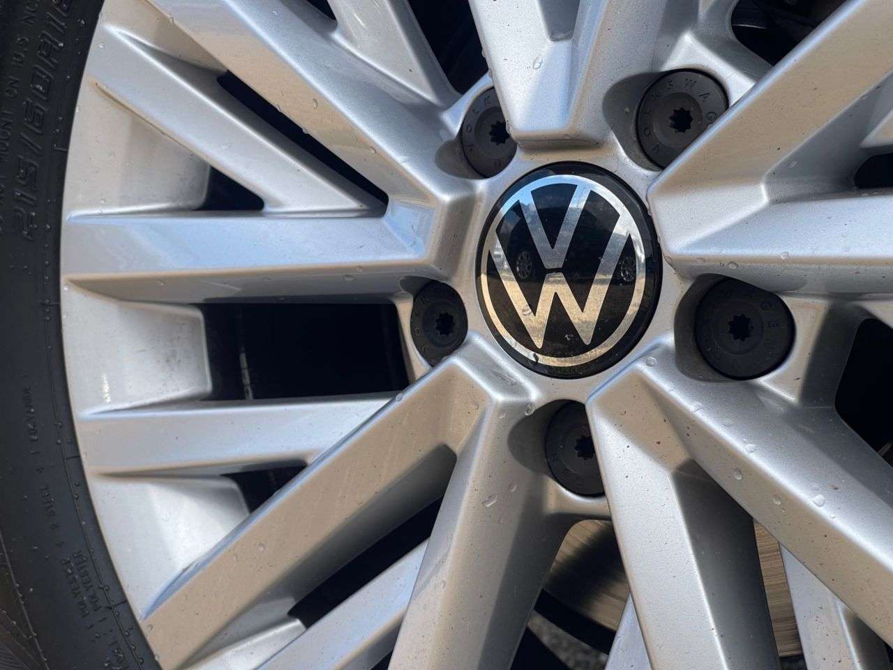 A 2022 VOLKSWAGEN T-ROC 1.5 TSI Life SUV 5dr Petrol Manual Euro 6 (s/s) (150 ps) A 2022 VOLKSWAGEN T-ROC 1.5 TSI Life SUV 5dr Petrol Manual Euro 6 (s/s) (150 ps)