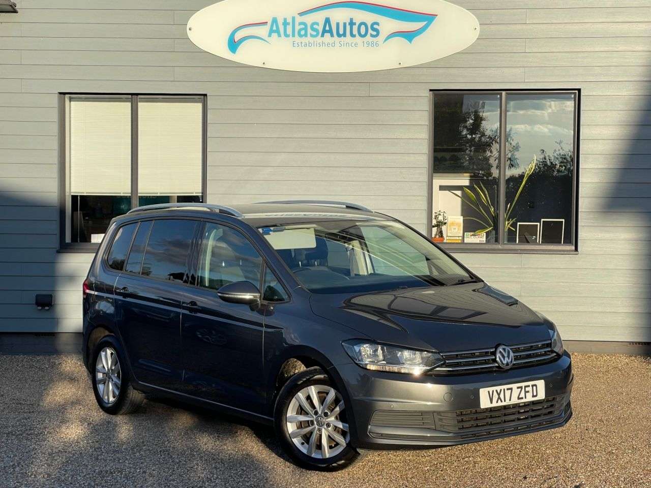 A 2017 VOLKSWAGEN TOURAN 1.2 TSI BlueMotion Tech SE MPV 5dr Petrol Manual Euro 6 (s/s) (110 ps) A 2017 VOLKSWAGEN TOURAN 1.2 TSI BlueMotion Tech SE MPV 5dr Petrol Manual Euro 6 (s/s) (110 ps)