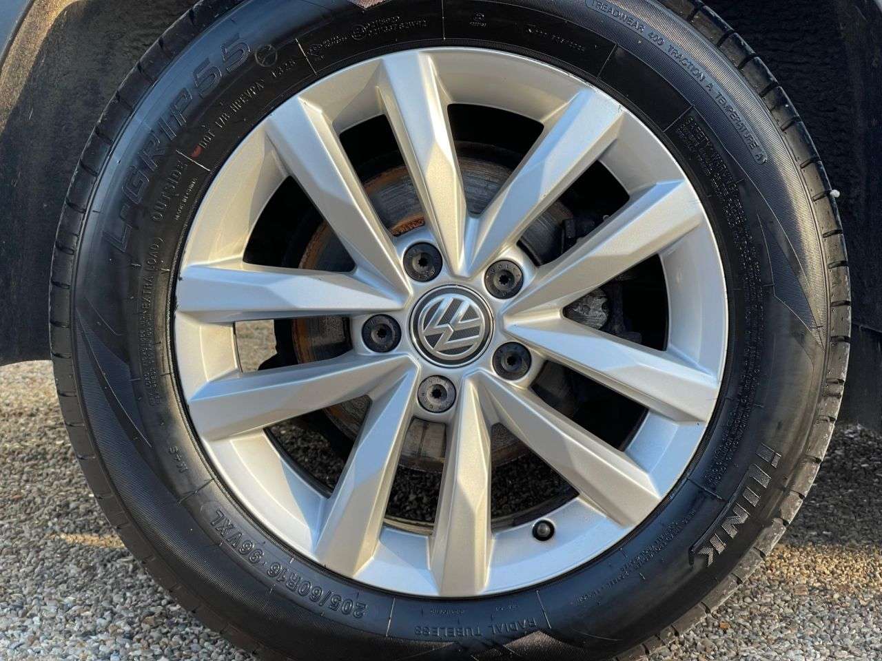 2017 VOLKSWAGEN TOURAN 2017 VOLKSWAGEN TOURAN