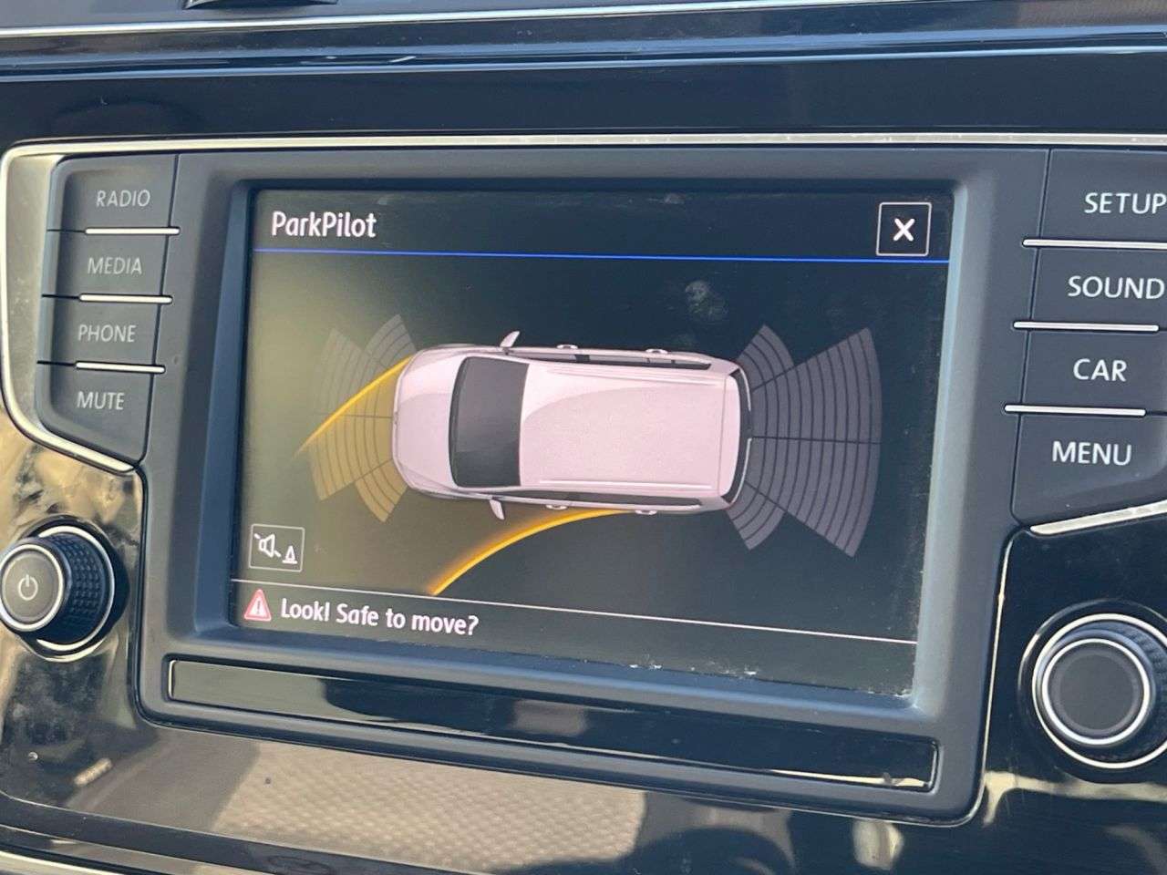 A 2017 VOLKSWAGEN TOURAN 1.2 TSI BlueMotion Tech SE MPV 5dr Petrol Manual Euro 6 (s/s) (110 ps) A 2017 VOLKSWAGEN TOURAN 1.2 TSI BlueMotion Tech SE MPV 5dr Petrol Manual Euro 6 (s/s) (110 ps)