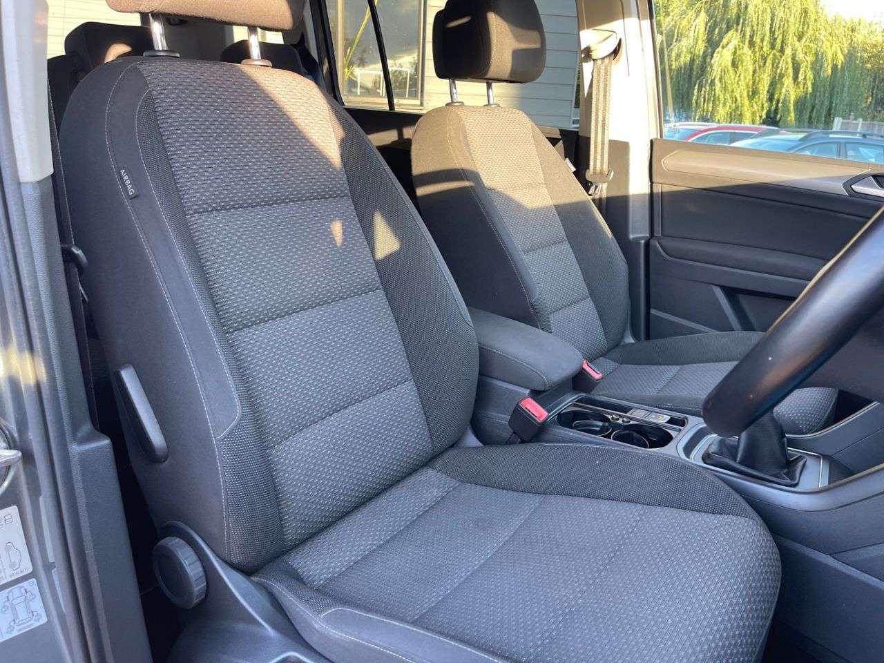 A 2017 VOLKSWAGEN TOURAN 1.2 TSI BlueMotion Tech SE MPV 5dr Petrol Manual Euro 6 (s/s) (110 ps) A 2017 VOLKSWAGEN TOURAN 1.2 TSI BlueMotion Tech SE MPV 5dr Petrol Manual Euro 6 (s/s) (110 ps)