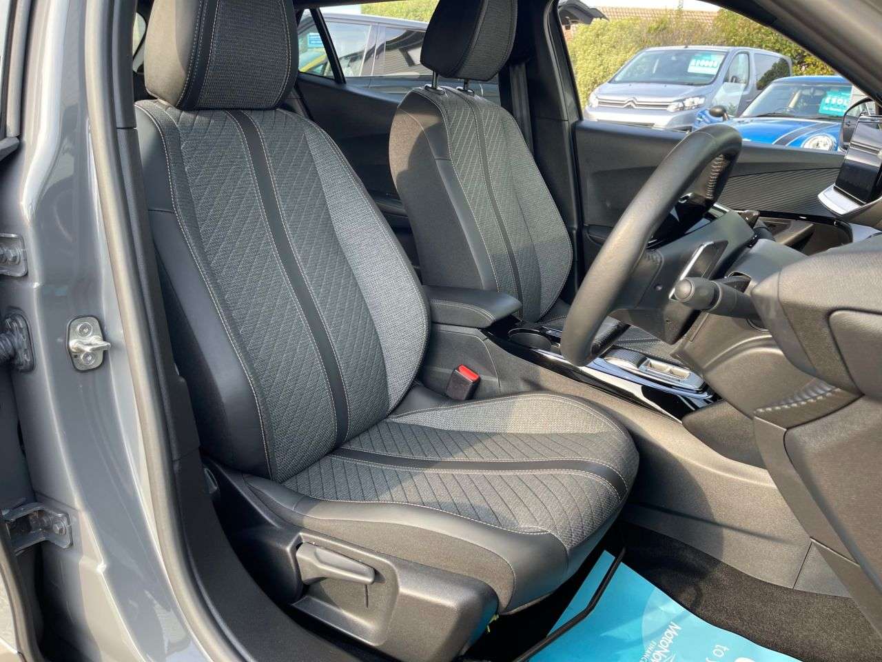 A 2025 PEUGEOT 2008 1.2 PureTech Allure SUV 5dr Petrol EAT Euro 6 (s/s) (130 ps) A 2025 PEUGEOT 2008 1.2 PureTech Allure SUV 5dr Petrol EAT Euro 6 (s/s) (130 ps)