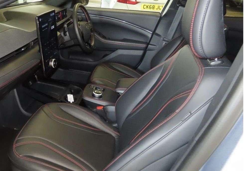 A 2023 FORD MUSTANG MACH-E Extended Range 91kWh SUV 5dr Electric Automatic AWD (351 ps) A 2023 FORD MUSTANG MACH-E Extended Range 91kWh SUV 5dr Electric Automatic AWD (351 ps)