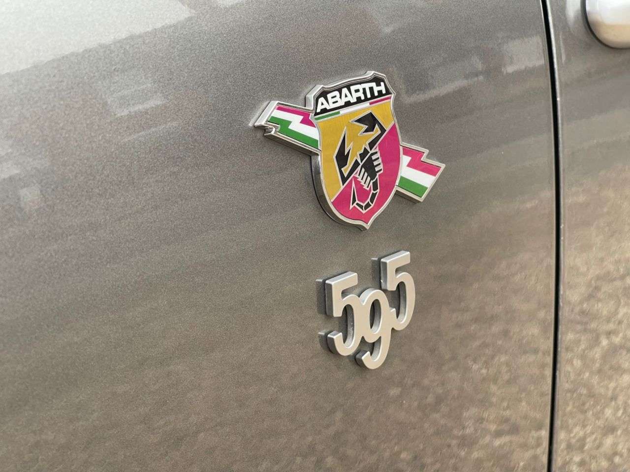 2017 ABARTH 595 2017 ABARTH 595