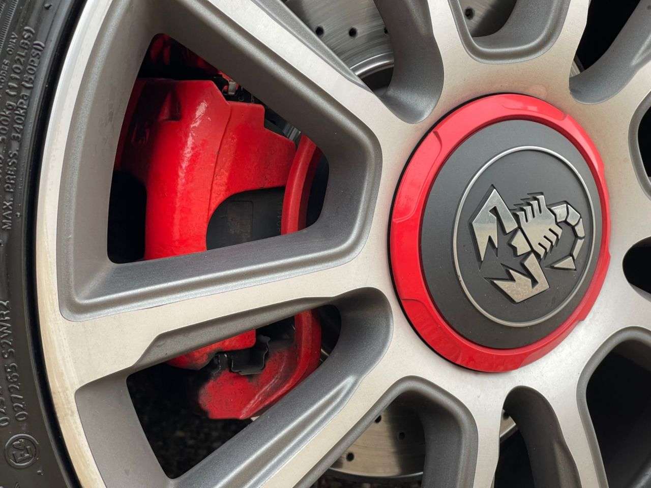 2017 ABARTH 595 2017 ABARTH 595