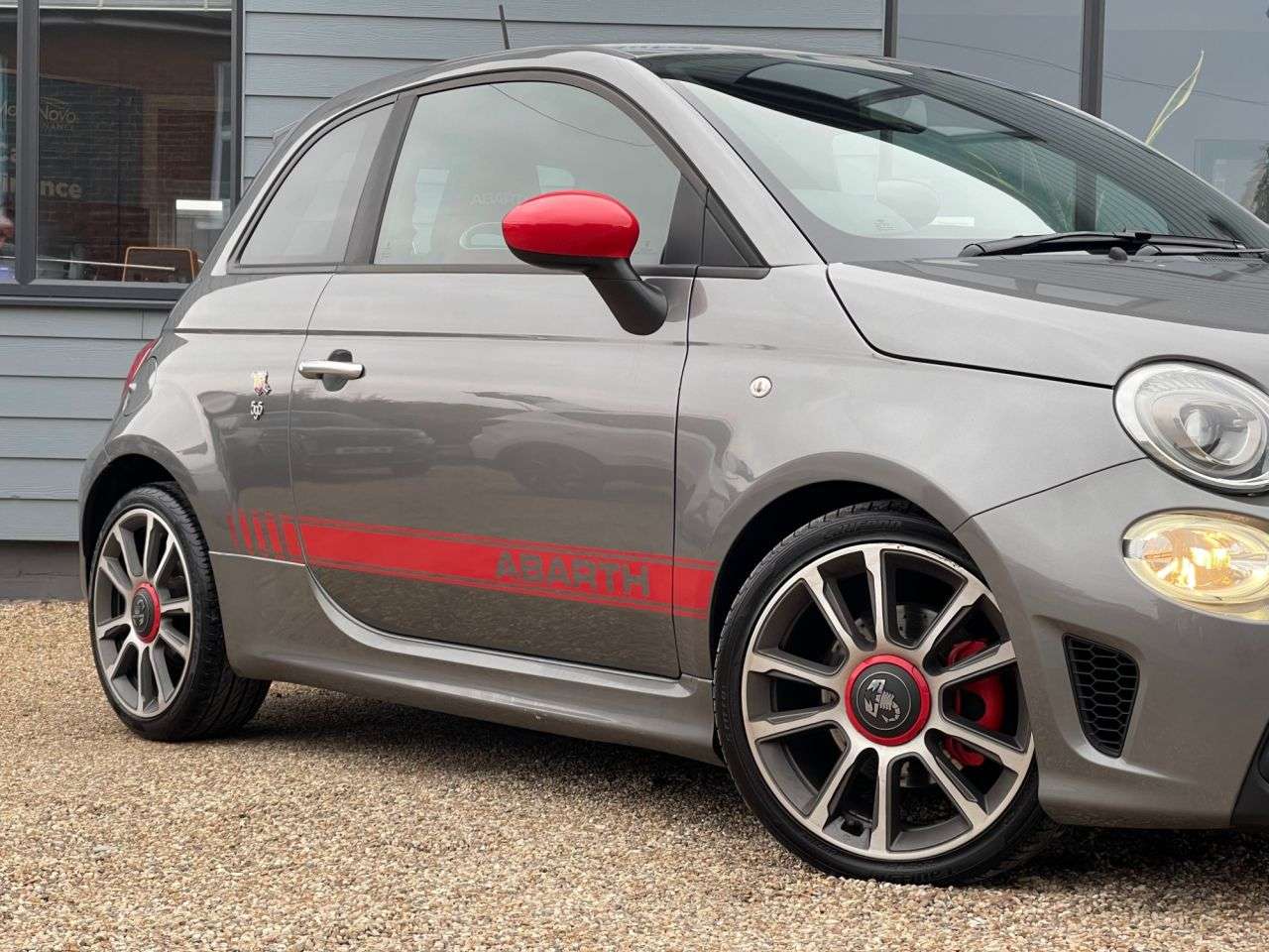 2017 ABARTH 595 2017 ABARTH 595