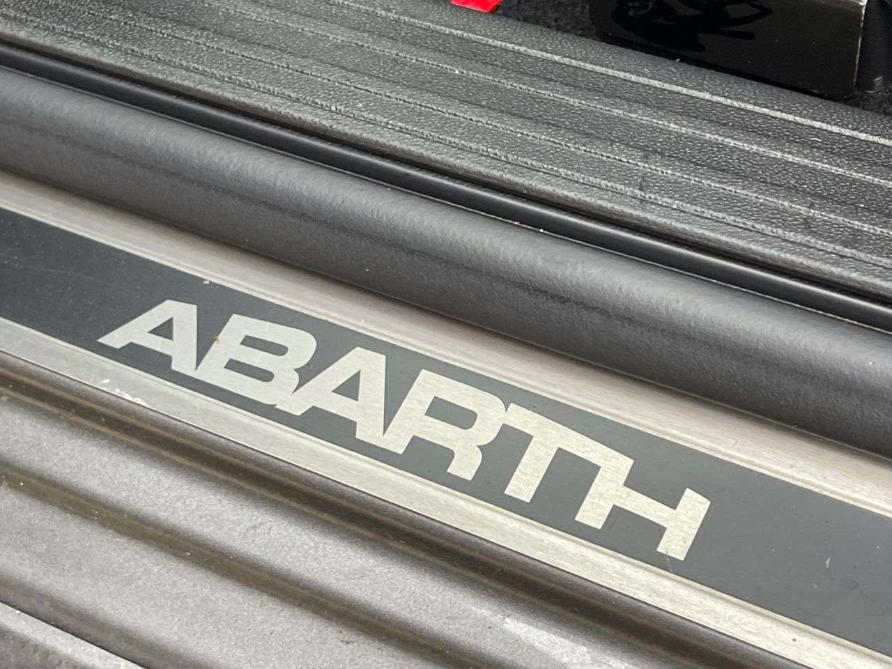 2017 ABARTH 595 2017 ABARTH 595