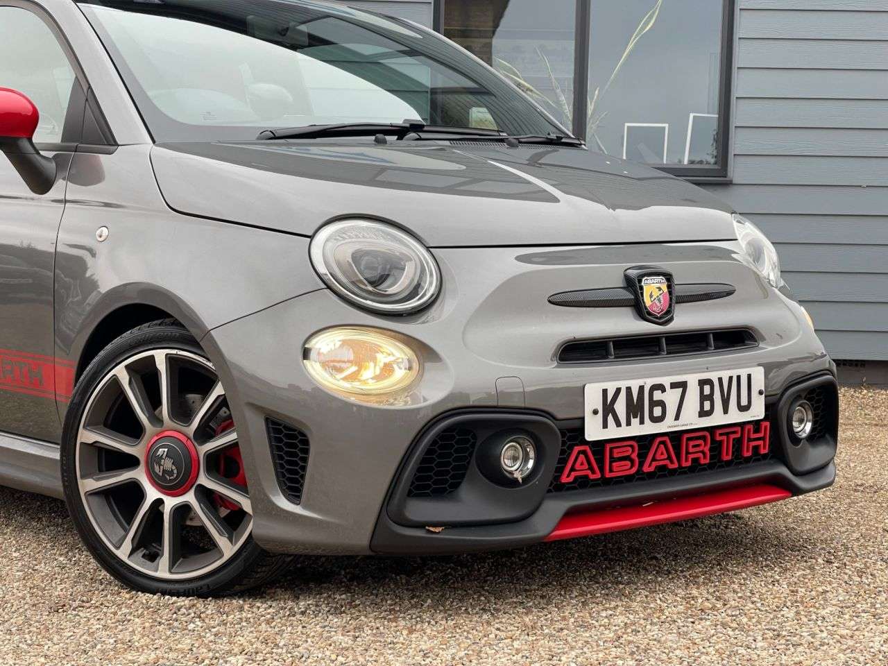 2017 ABARTH 595 2017 ABARTH 595