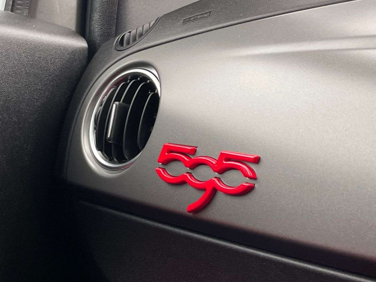 2017 ABARTH 595 2017 ABARTH 595