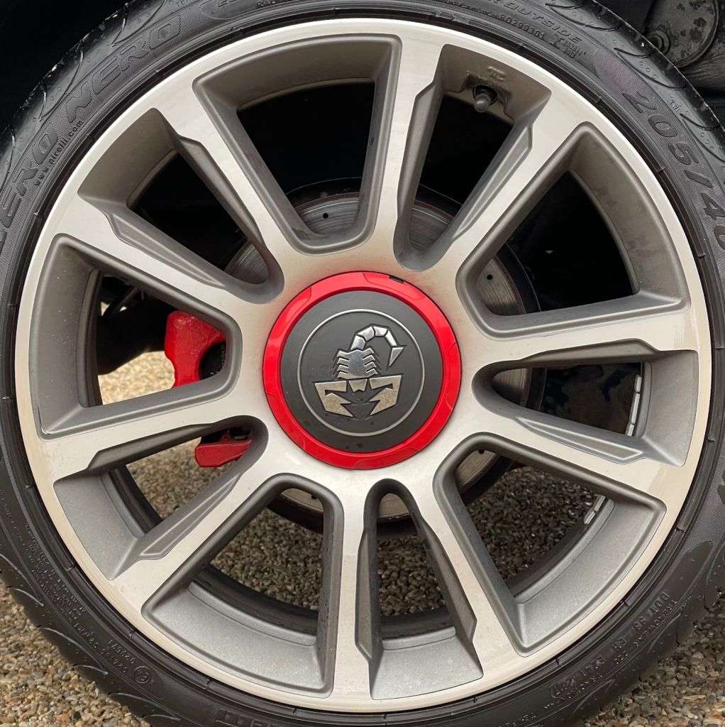 2017 ABARTH 595 2017 ABARTH 595
