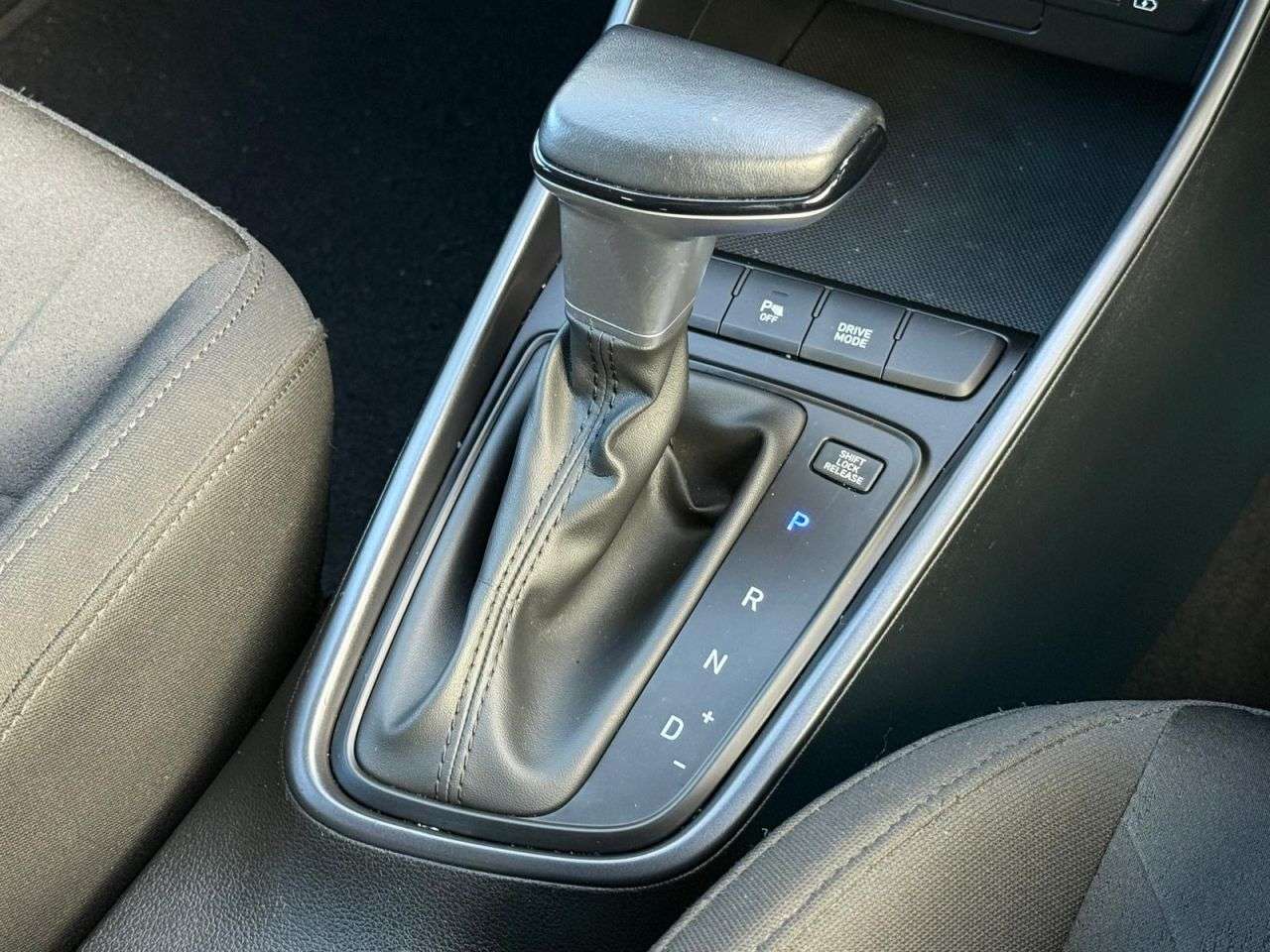 A 2023 HYUNDAI BAYON 1.0 T-GDi MHEV SE Connect SUV 5dr Petrol Hybrid DCT Euro 6 (s/s) (100 ps) A A 2023 HYUNDAI BAYON 1.0 T-GDi MHEV SE Connect SUV 5dr Petrol Hybrid DCT Euro 6 (s/s) (100 ps) A
