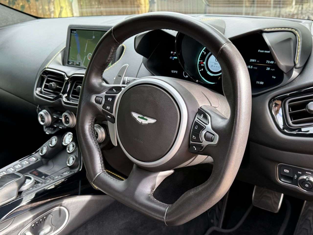 null ASTON MARTIN VANTAGE null ASTON MARTIN VANTAGE