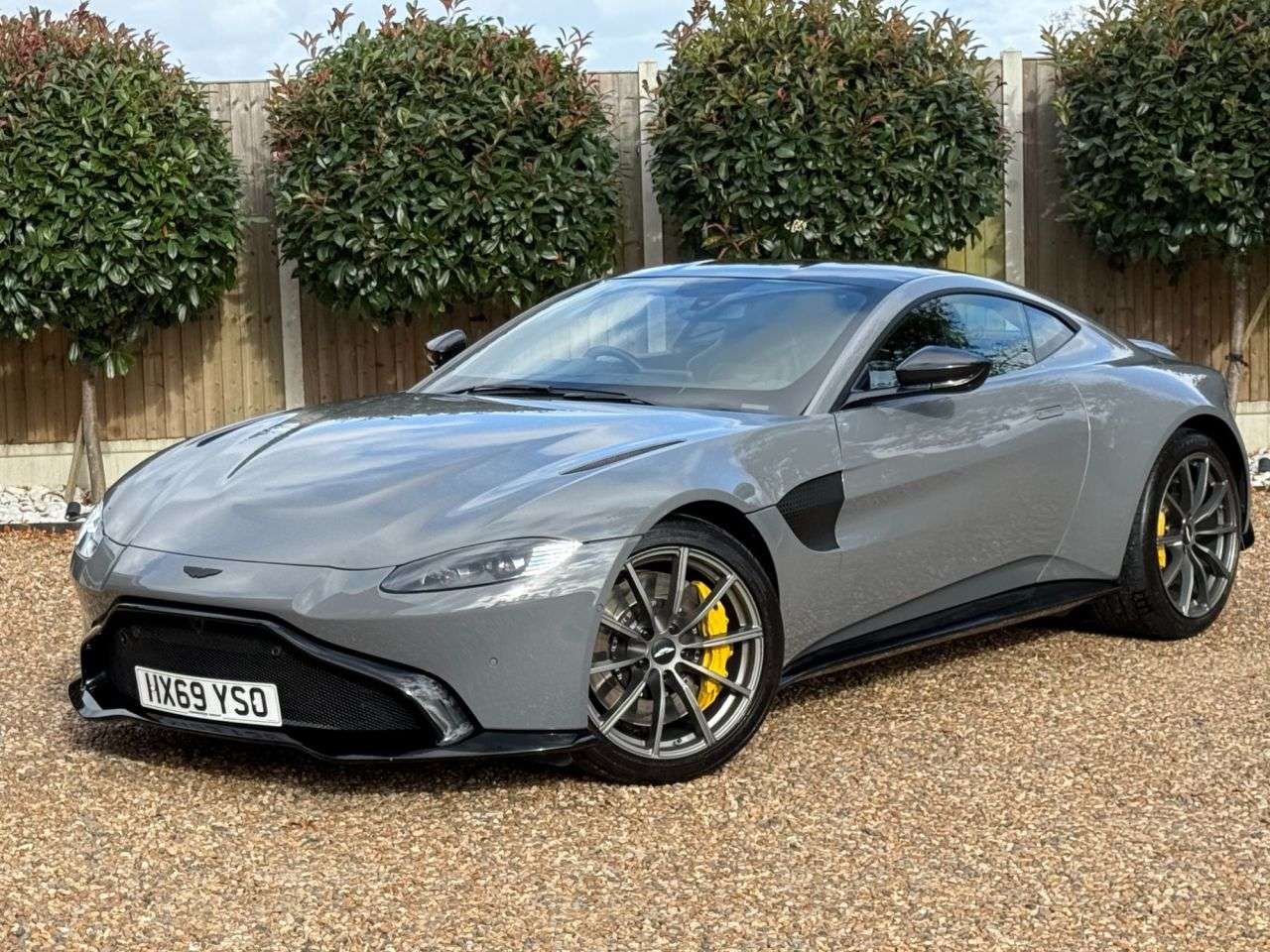 null ASTON MARTIN VANTAGE null ASTON MARTIN VANTAGE