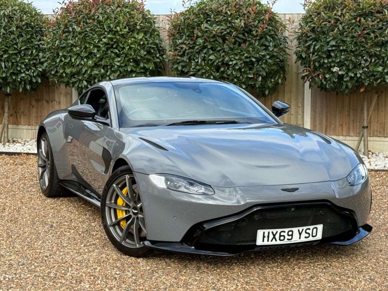 null ASTON MARTIN VANTAGE null ASTON MARTIN VANTAGE