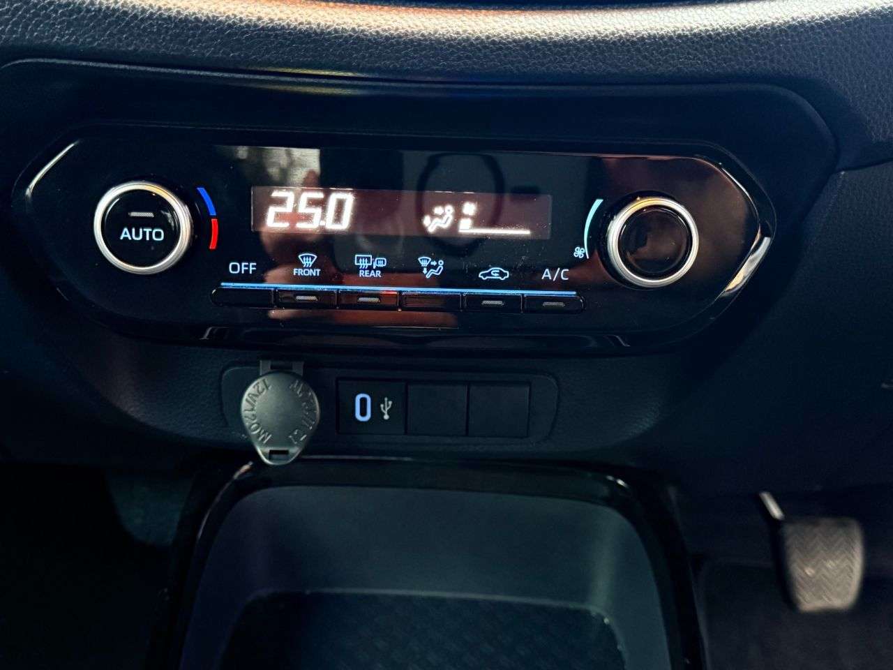 2024 TOYOTA AYGO X 2024 TOYOTA AYGO X