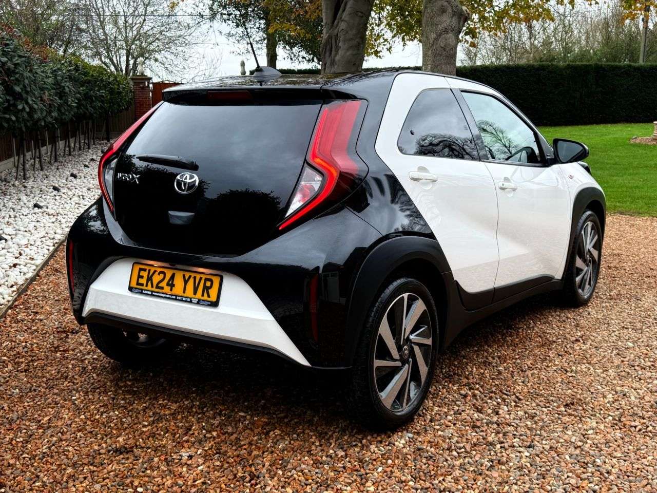 2024 TOYOTA AYGO X 2024 TOYOTA AYGO X