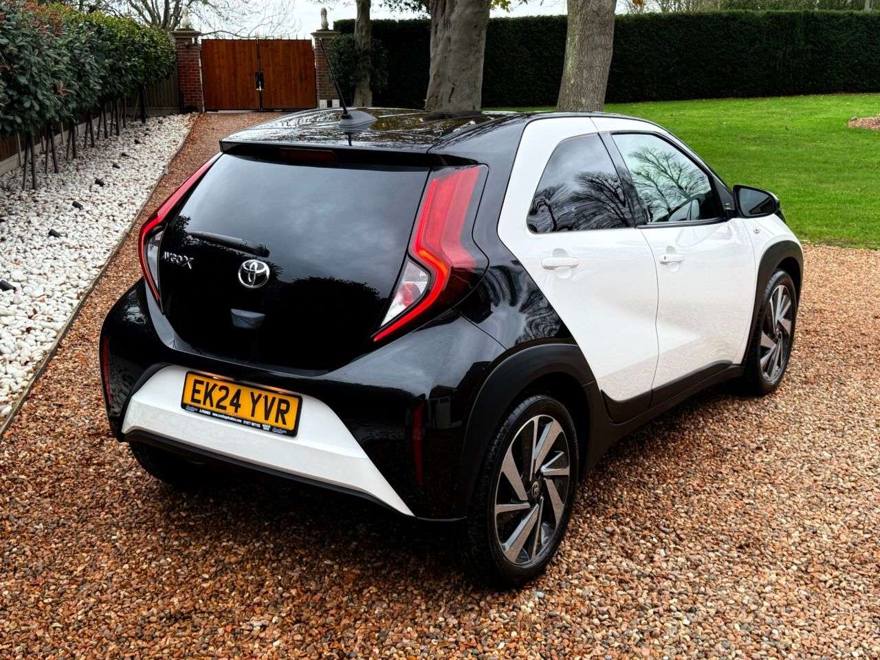 2024 TOYOTA AYGO X 2024 TOYOTA AYGO X