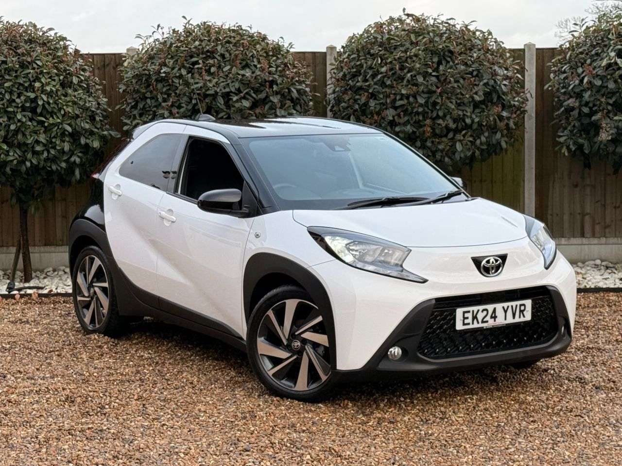 A 0 TOYOTA AYGO X 1.0 VVT-i Edge Hatchback 5dr Petrol Manual Euro 6 ULTRA LOW 2900 MILES (s/s A 0 TOYOTA AYGO X 1.0 VVT-i Edge Hatchback 5dr Petrol Manual Euro 6 ULTRA LOW 2900 MILES (s/s