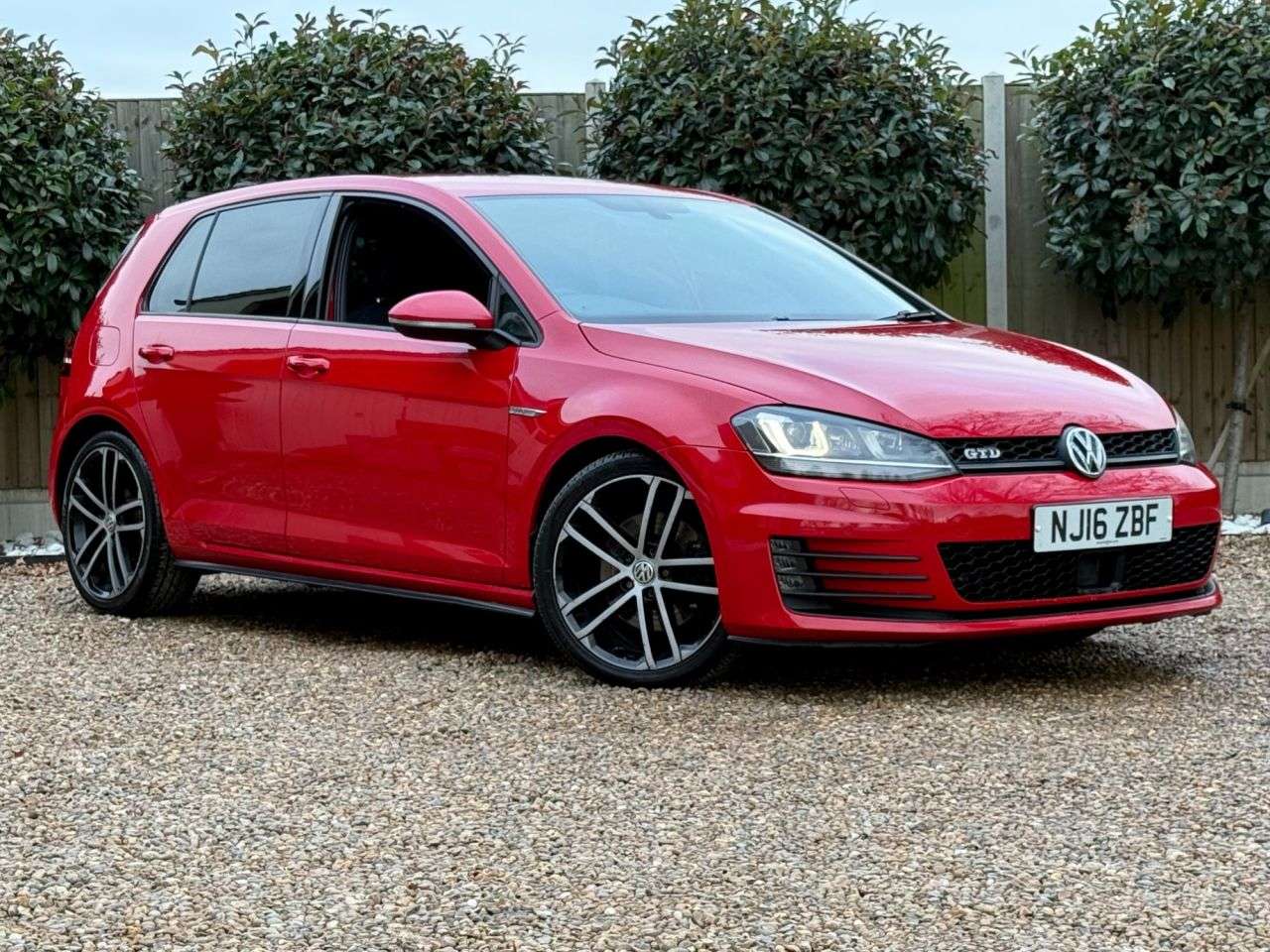 A 2016 VOLKSWAGEN GOLF 2.0 TDI BlueMotion Tech GTD Hatchback 5dr Diesel Manual Euro 6 (s/s) (184 p A 2016 VOLKSWAGEN GOLF 2.0 TDI BlueMotion Tech GTD Hatchback 5dr Diesel Manual Euro 6 (s/s) (184 p