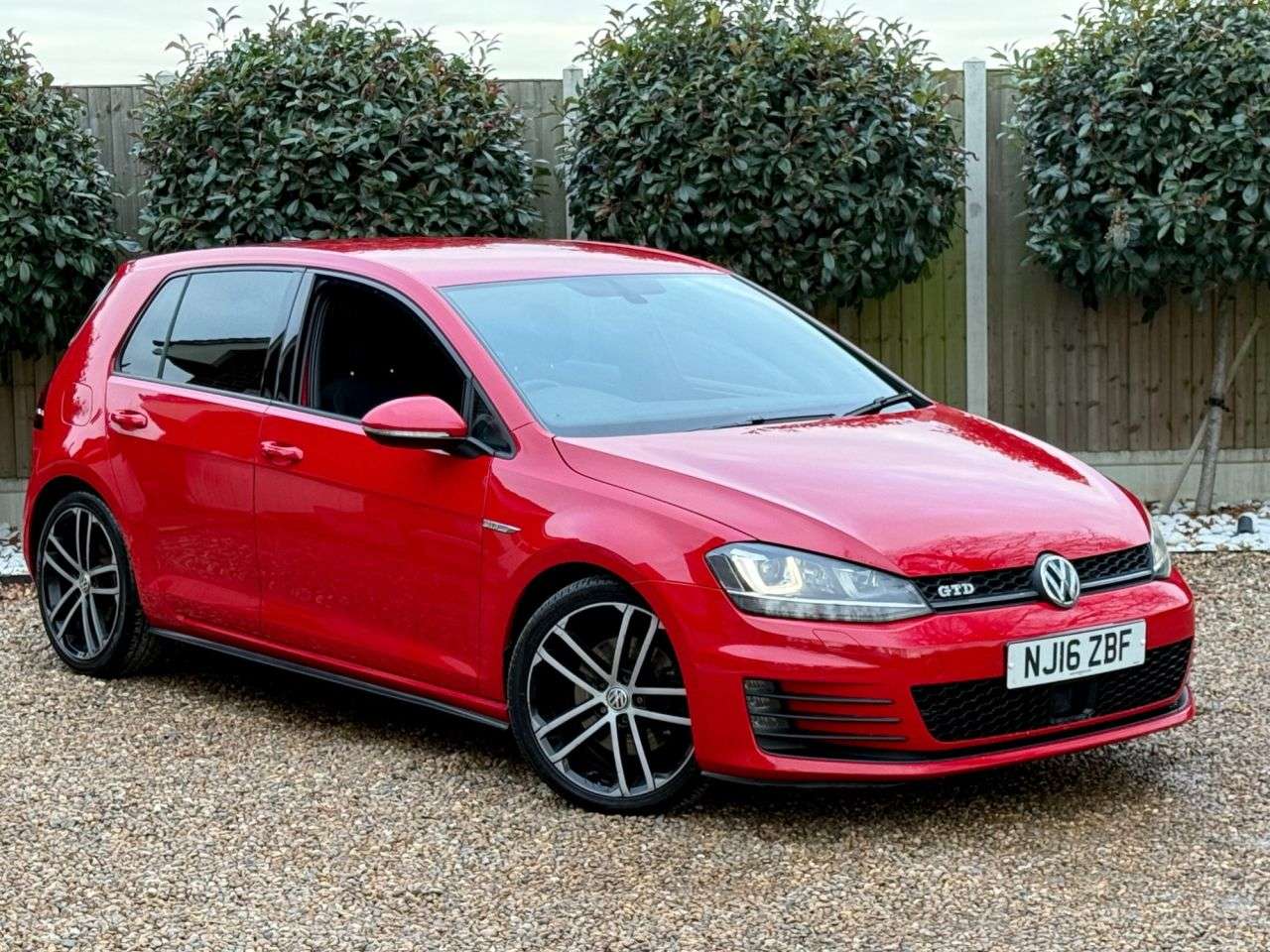 A 2016 VOLKSWAGEN GOLF 2.0 TDI BlueMotion Tech GTD Hatchback 5dr Diesel Manual Euro 6 (s/s) (184 p A 2016 VOLKSWAGEN GOLF 2.0 TDI BlueMotion Tech GTD Hatchback 5dr Diesel Manual Euro 6 (s/s) (184 p