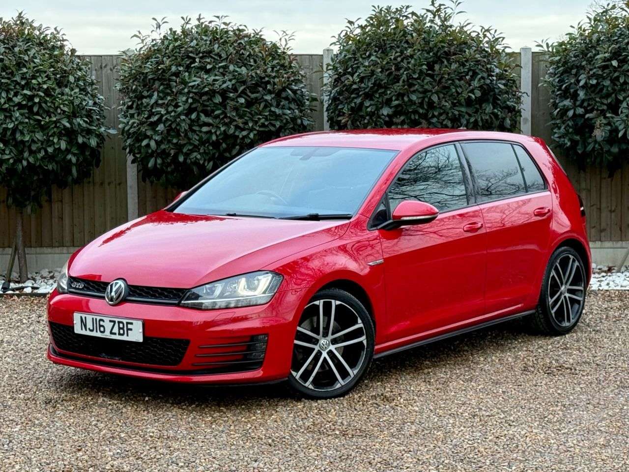 A 2016 VOLKSWAGEN GOLF 2.0 TDI BlueMotion Tech GTD Hatchback 5dr Diesel Manual Euro 6 (s/s) (184 p A 2016 VOLKSWAGEN GOLF 2.0 TDI BlueMotion Tech GTD Hatchback 5dr Diesel Manual Euro 6 (s/s) (184 p