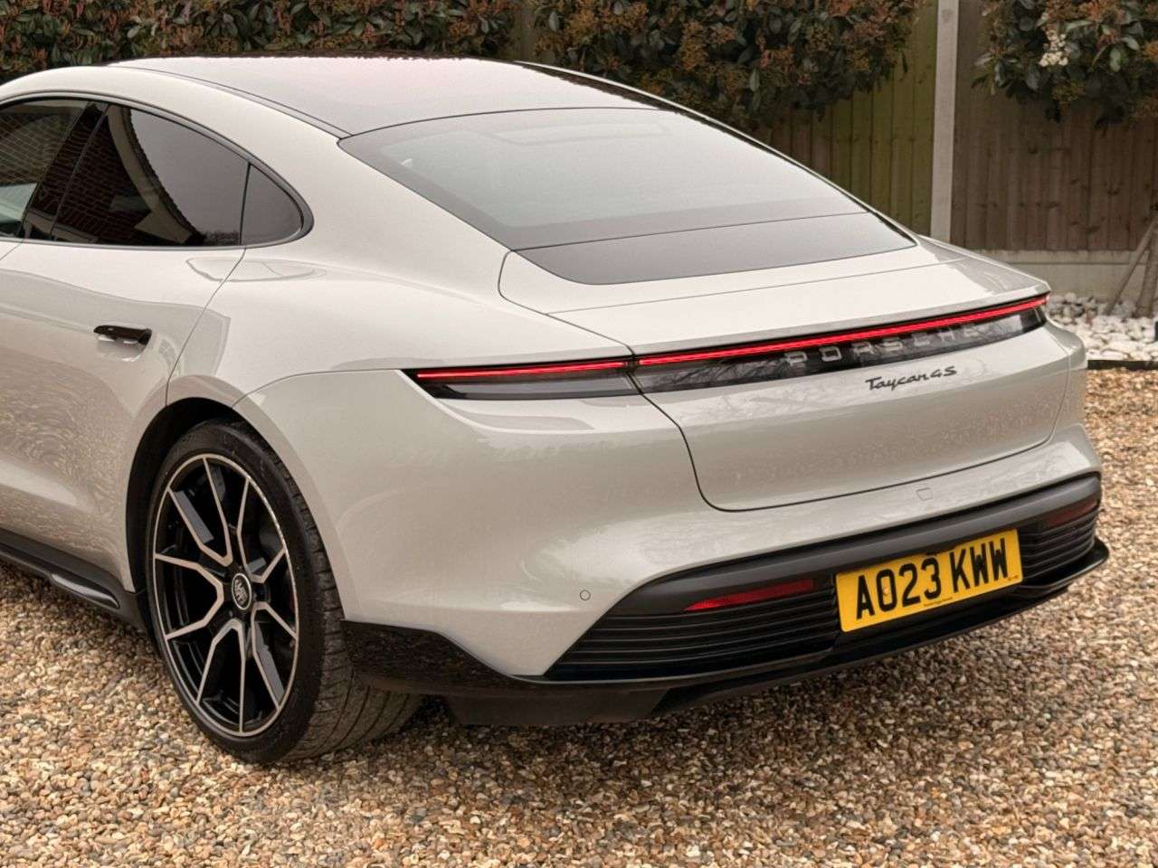 2023 PORSCHE TAYCAN 2023 PORSCHE TAYCAN