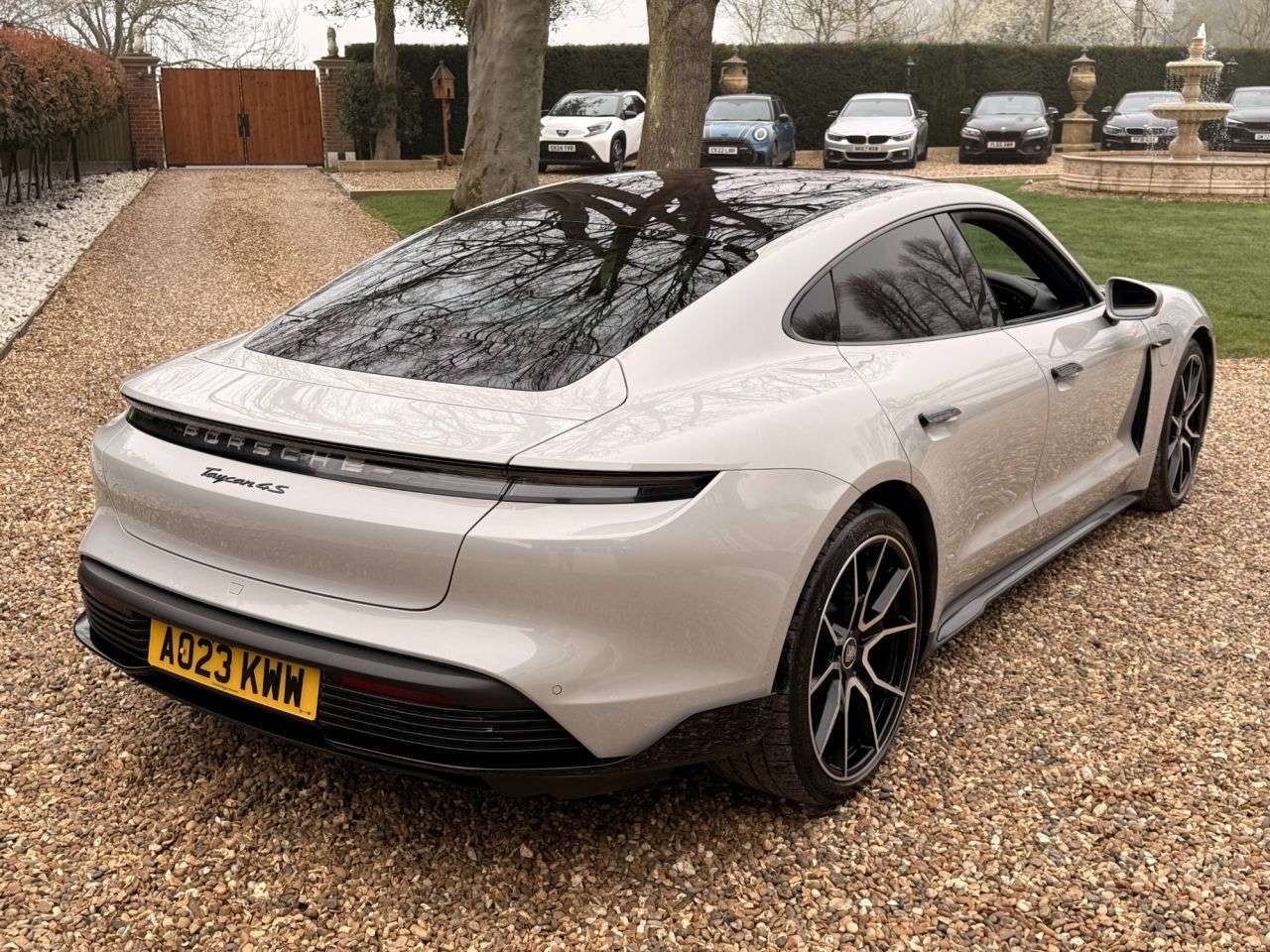 2023 PORSCHE TAYCAN 2023 PORSCHE TAYCAN