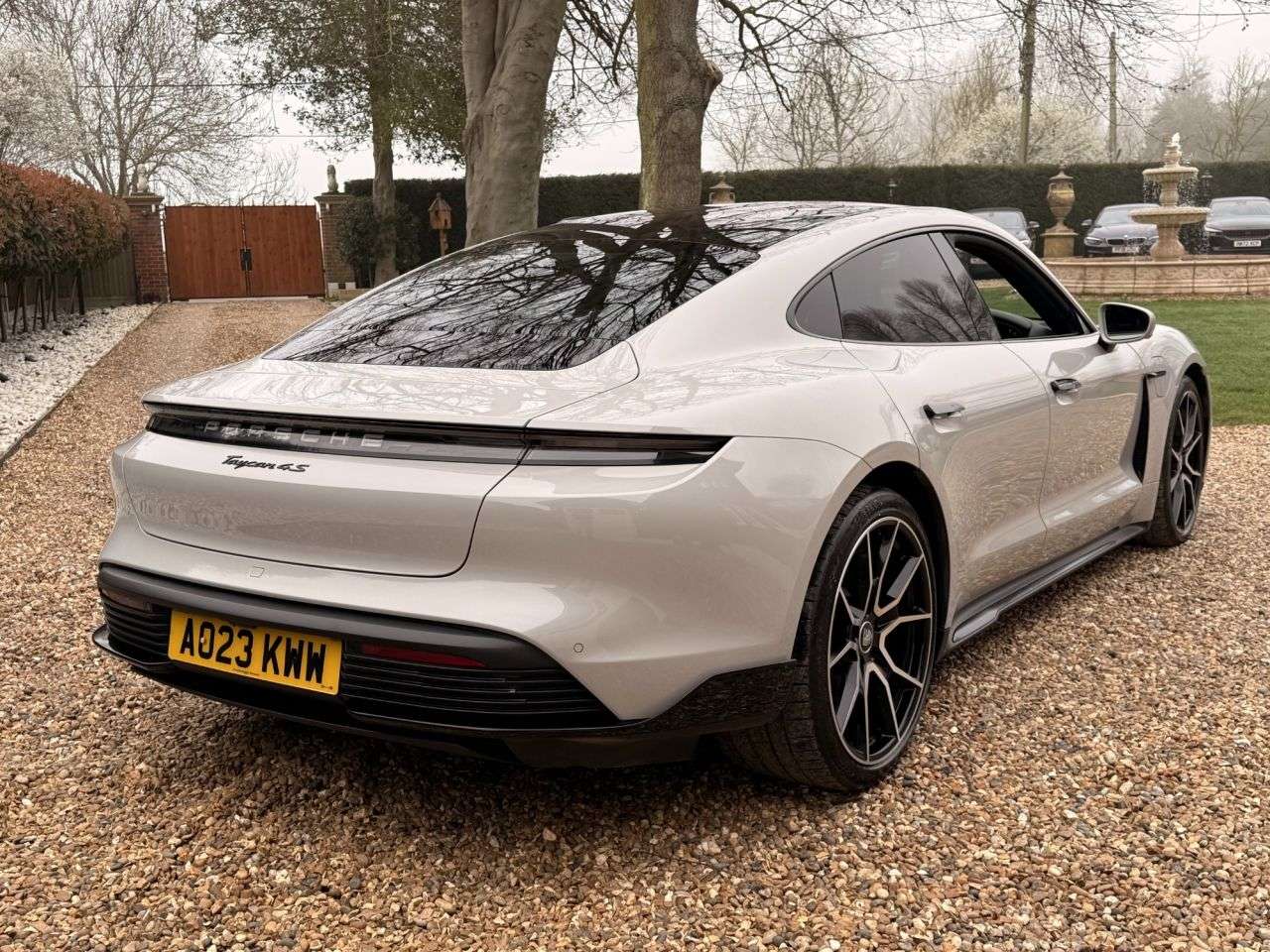 2023 PORSCHE TAYCAN 2023 PORSCHE TAYCAN