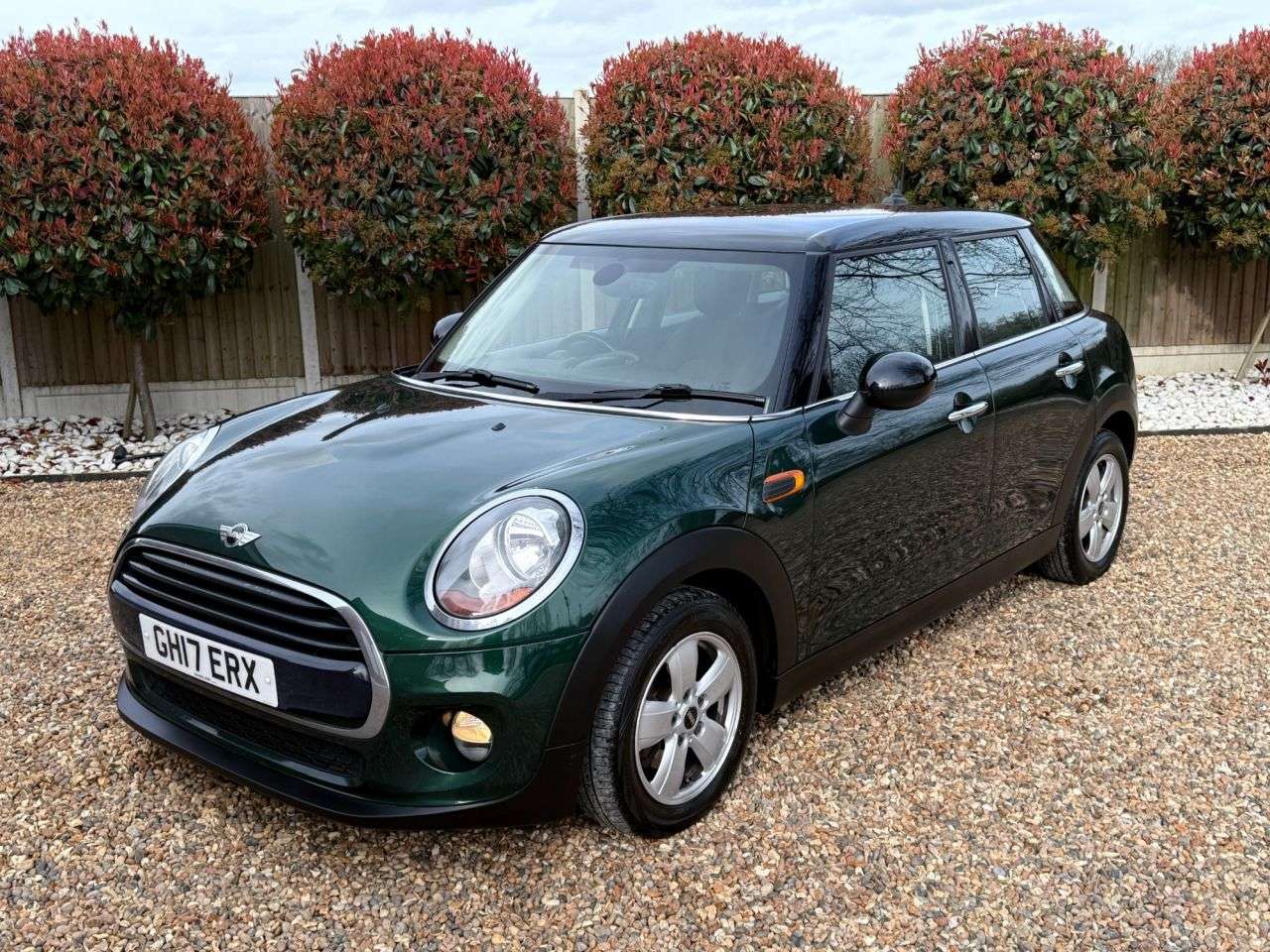 A 2017 MINI HATCH COOPER 1.5 Cooper Hatchback 5dr Petrol Auto Euro 6 (s/s) (136 ps) A 2017 MINI HATCH COOPER 1.5 Cooper Hatchback 5dr Petrol Auto Euro 6 (s/s) (136 ps)