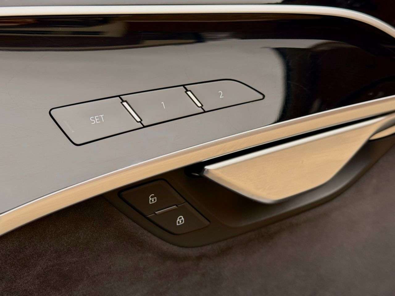 2018 AUDI A8 2018 AUDI A8