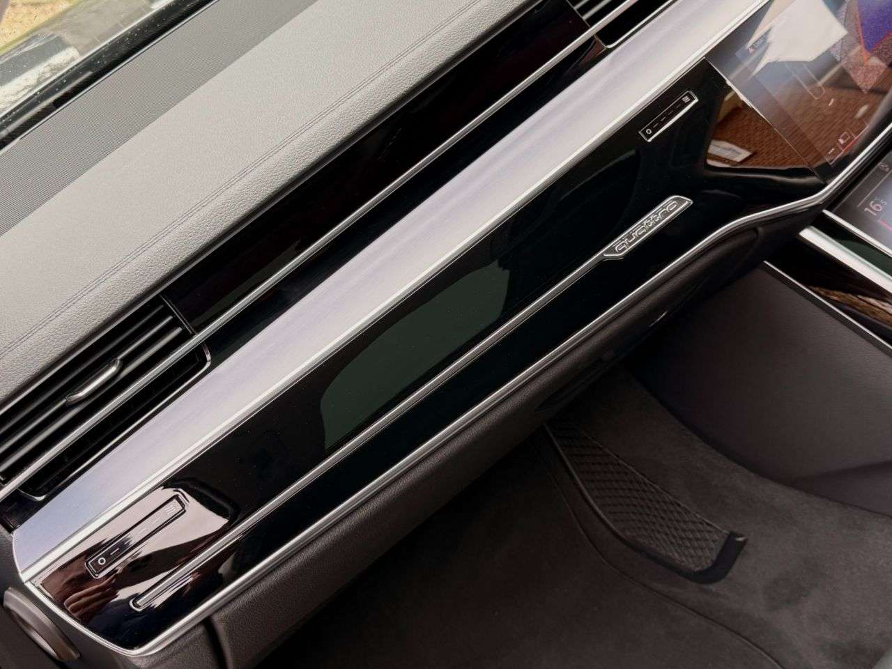 2018 AUDI A8 2018 AUDI A8