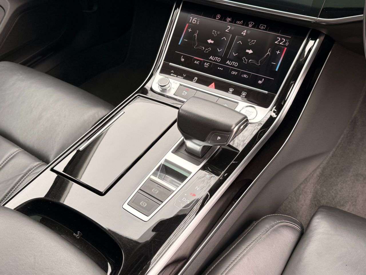 2018 AUDI A8 2018 AUDI A8