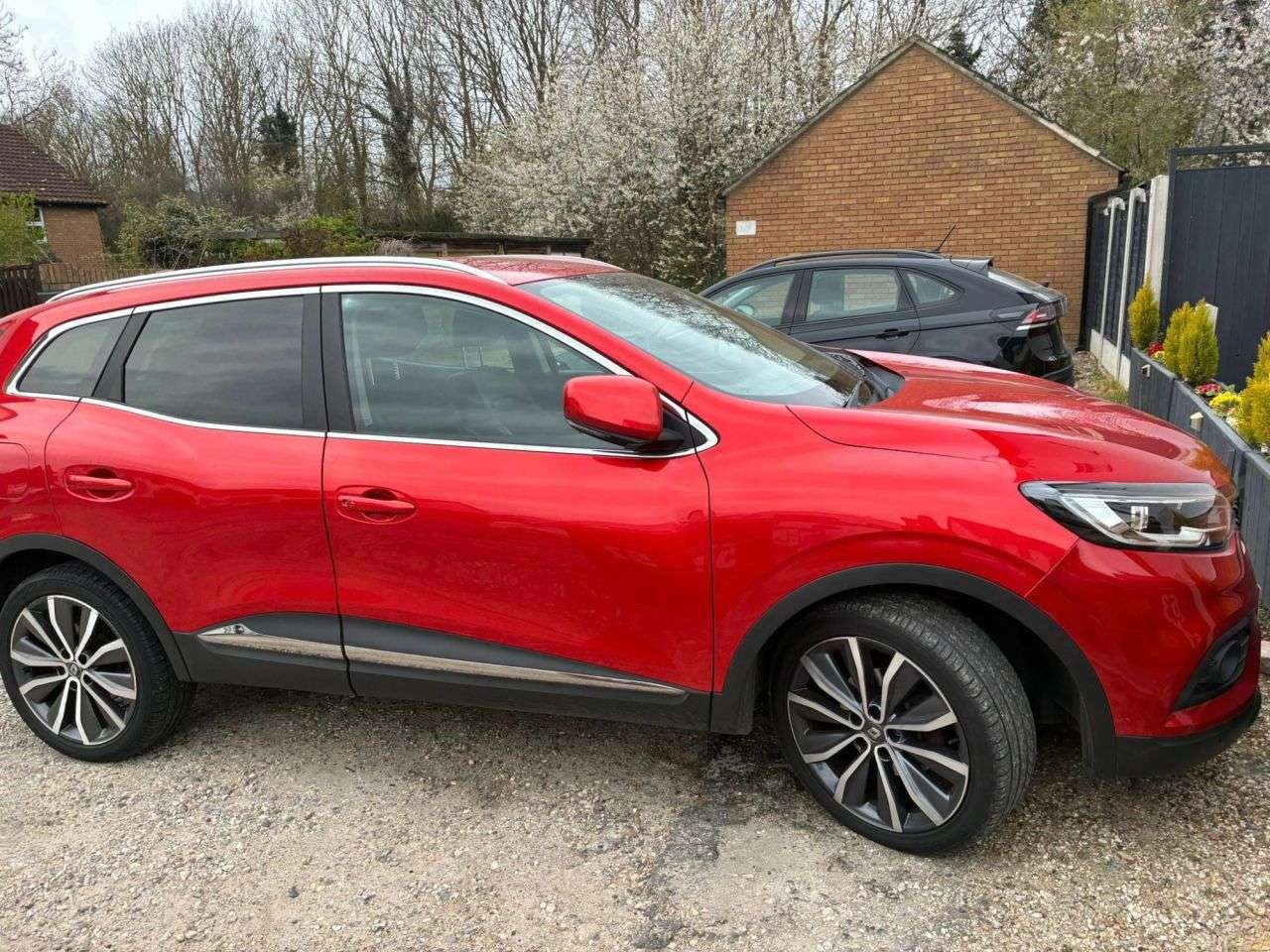 A 2019 RENAULT KADJAR 1.3 TCe Iconic SUV 5dr Petrol Manual Euro 6 (s/s) (140 ps) A 2019 RENAULT KADJAR 1.3 TCe Iconic SUV 5dr Petrol Manual Euro 6 (s/s) (140 ps)