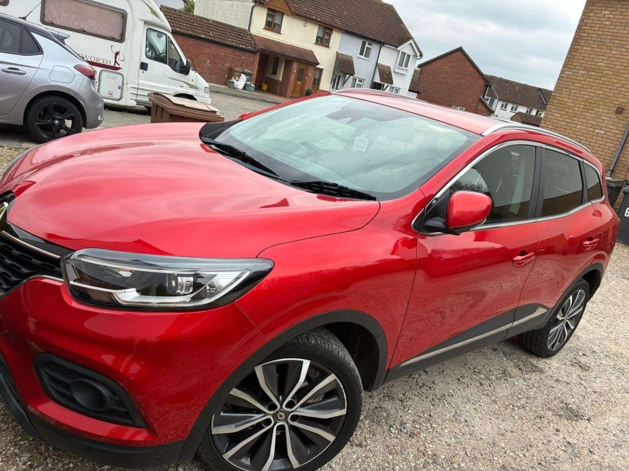 A 2019 RENAULT KADJAR 1.3 TCe Iconic SUV 5dr Petrol Manual Euro 6 (s/s) (140 ps) A 2019 RENAULT KADJAR 1.3 TCe Iconic SUV 5dr Petrol Manual Euro 6 (s/s) (140 ps)