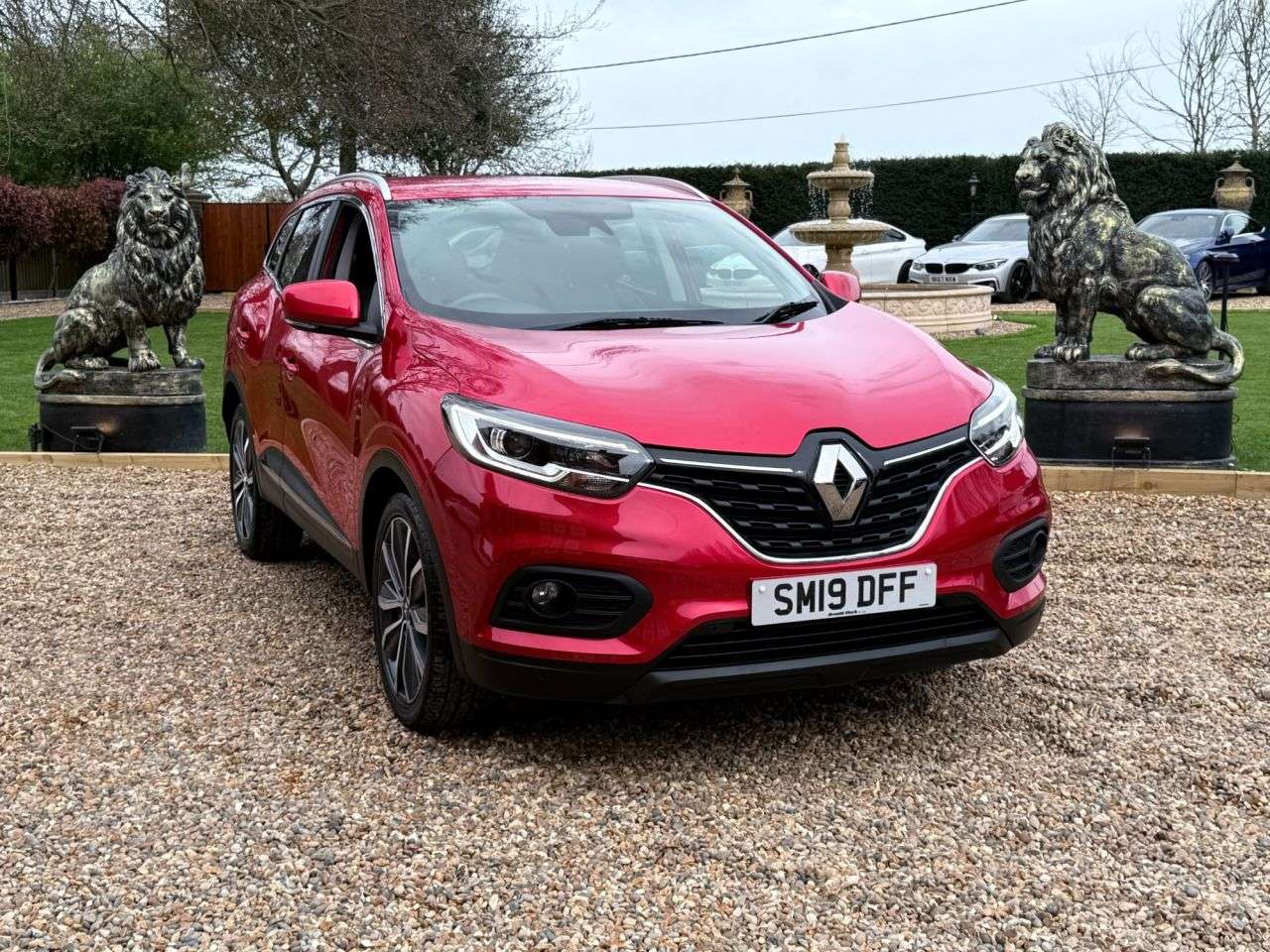 A 2019 RENAULT KADJAR 1.3 TCe Iconic SUV 5dr Petrol Manual Euro 6 (s/s) (140 ps) A 2019 RENAULT KADJAR 1.3 TCe Iconic SUV 5dr Petrol Manual Euro 6 (s/s) (140 ps)
