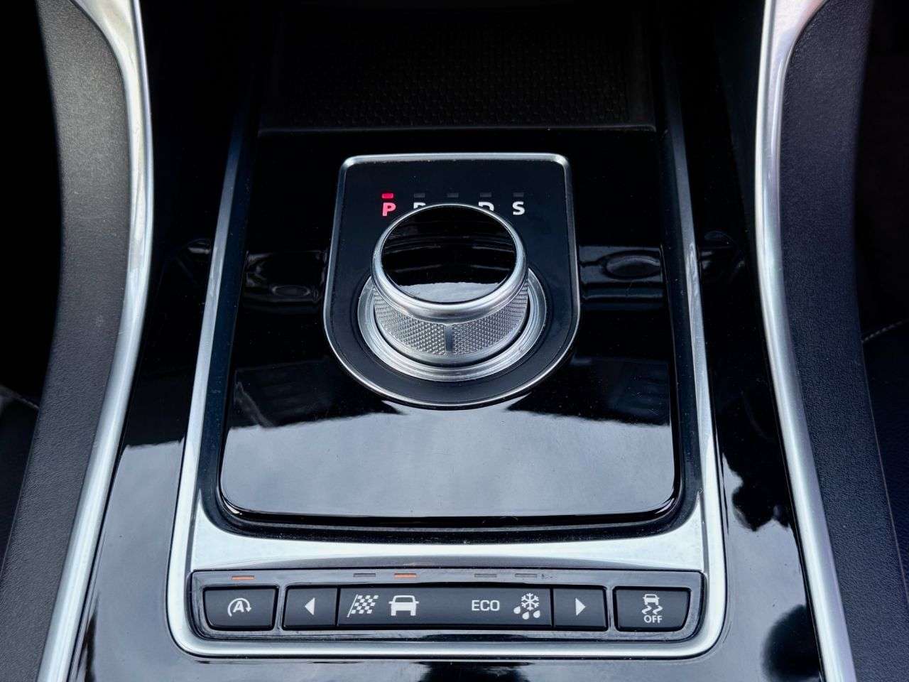 2015 JAGUAR XE 2015 JAGUAR XE